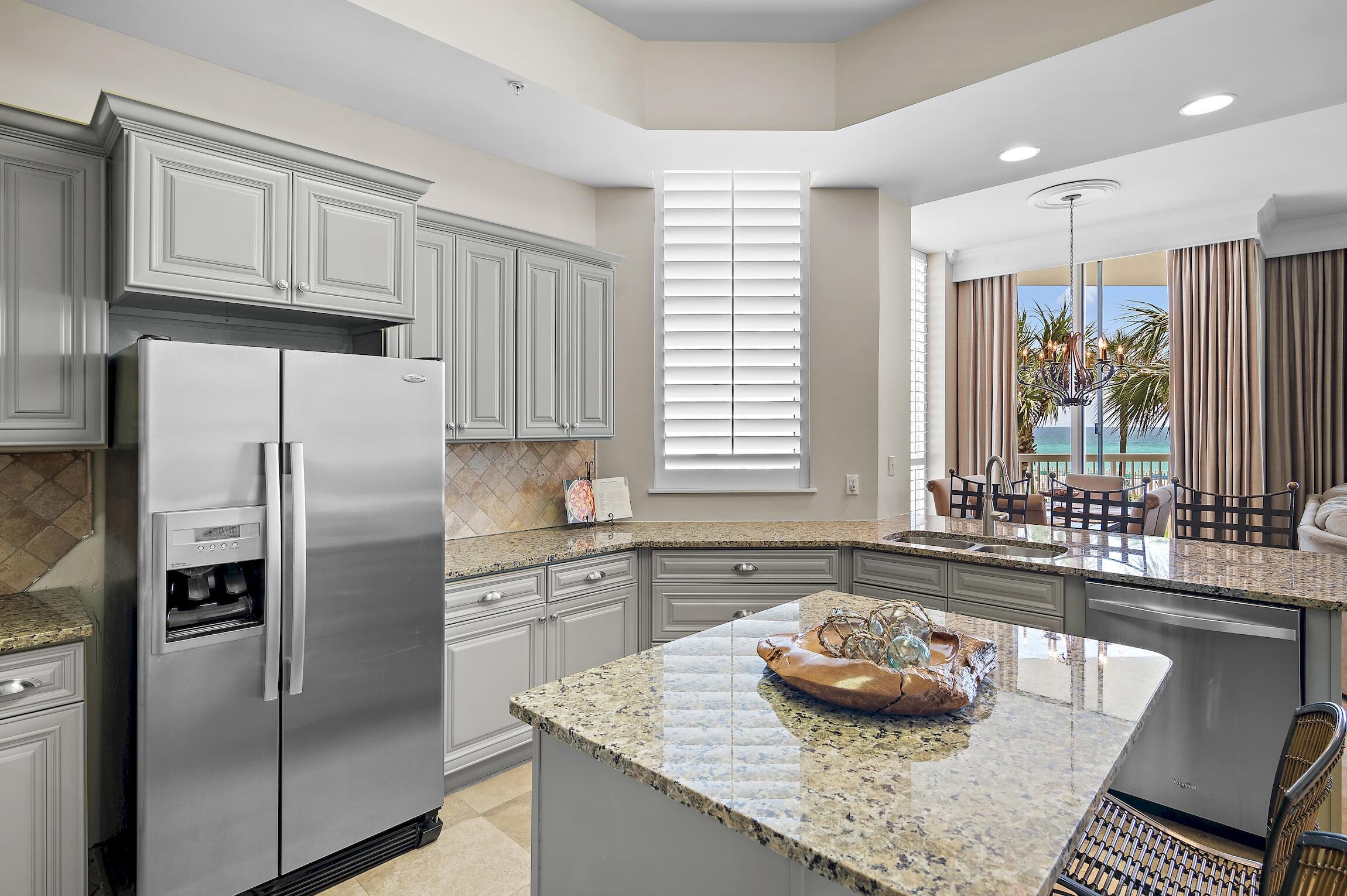 SILVER BEACH TOWERS - Residential