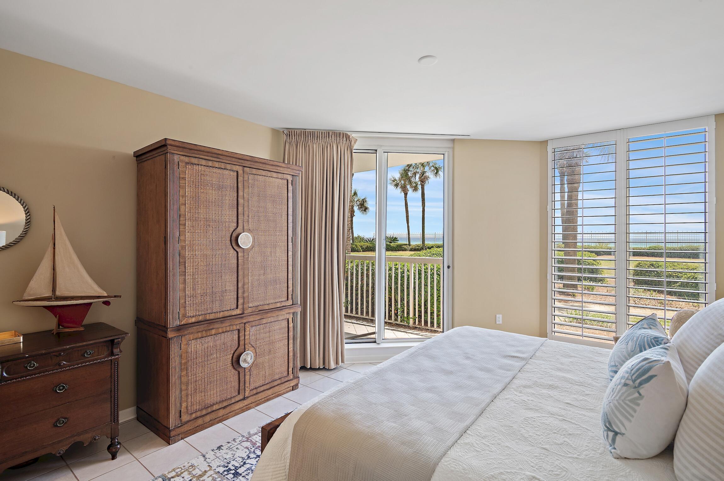 SILVER BEACH TOWERS - Residential