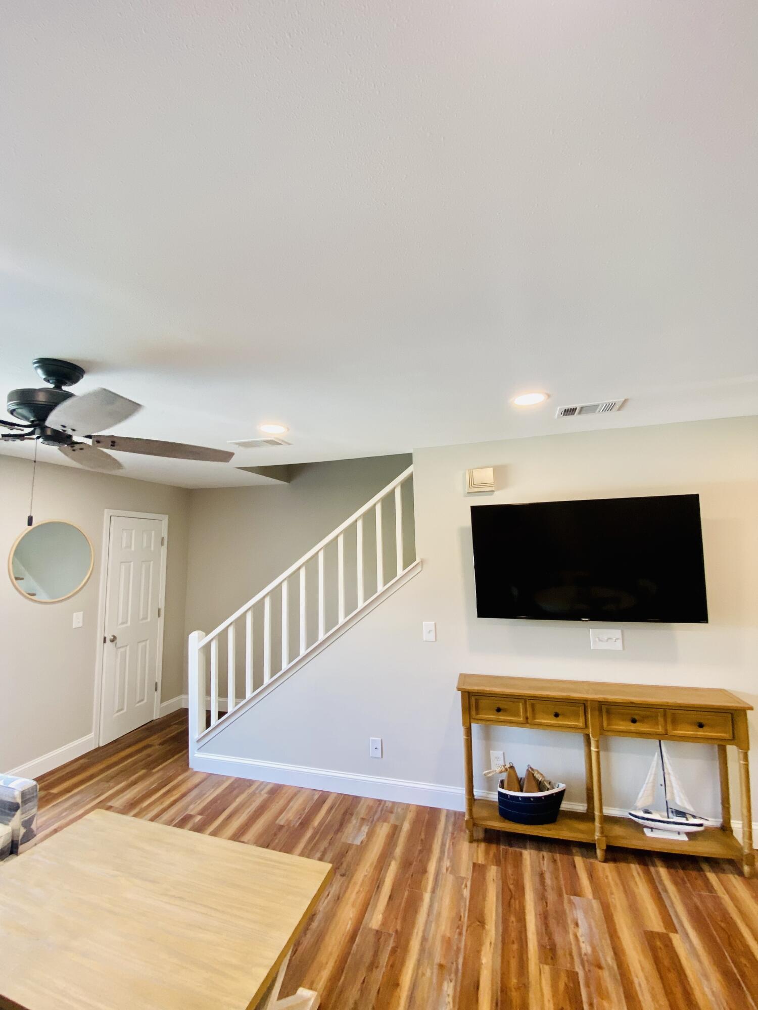 COMMODORES LANDING - Residential