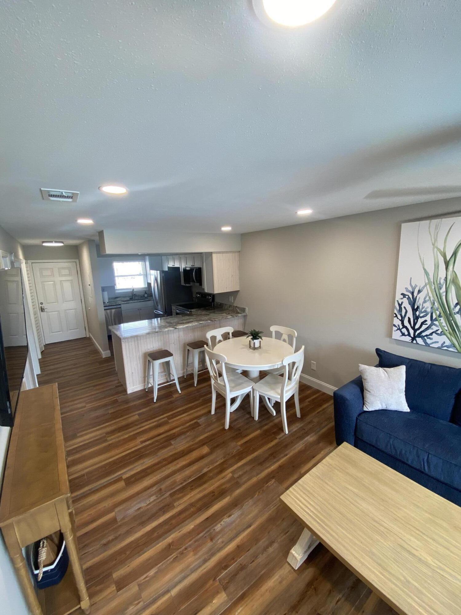 COMMODORES LANDING - Residential