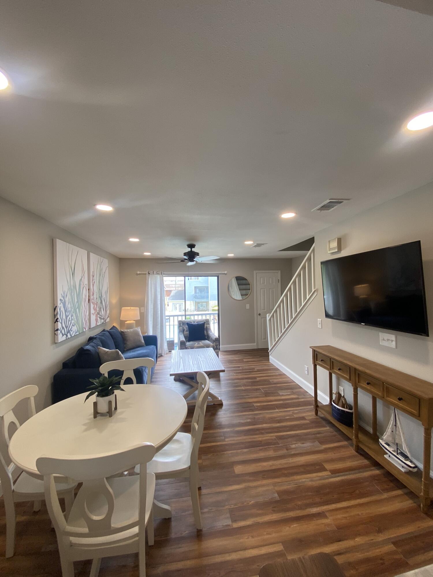 COMMODORES LANDING - Residential