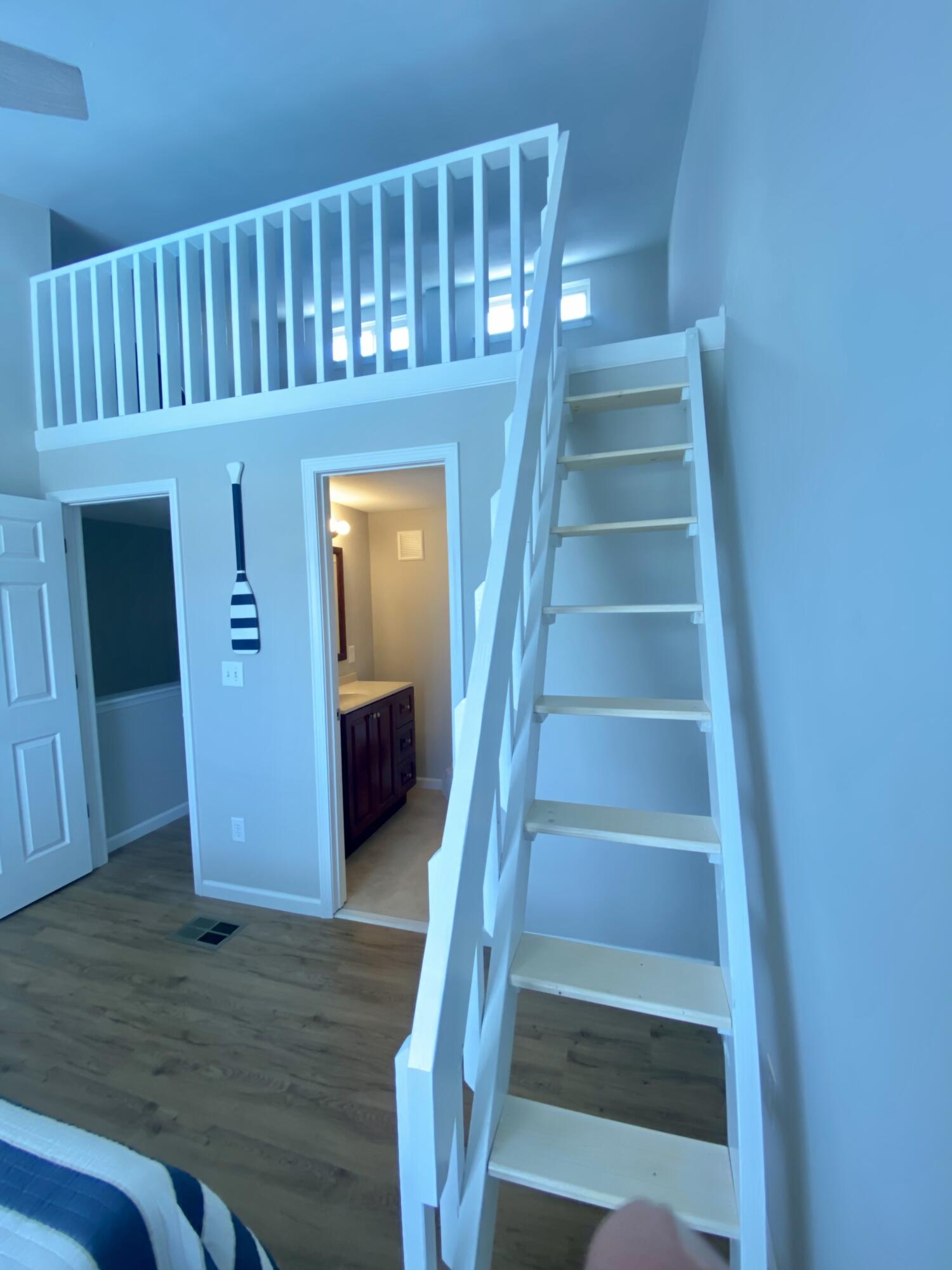 COMMODORES LANDING - Residential