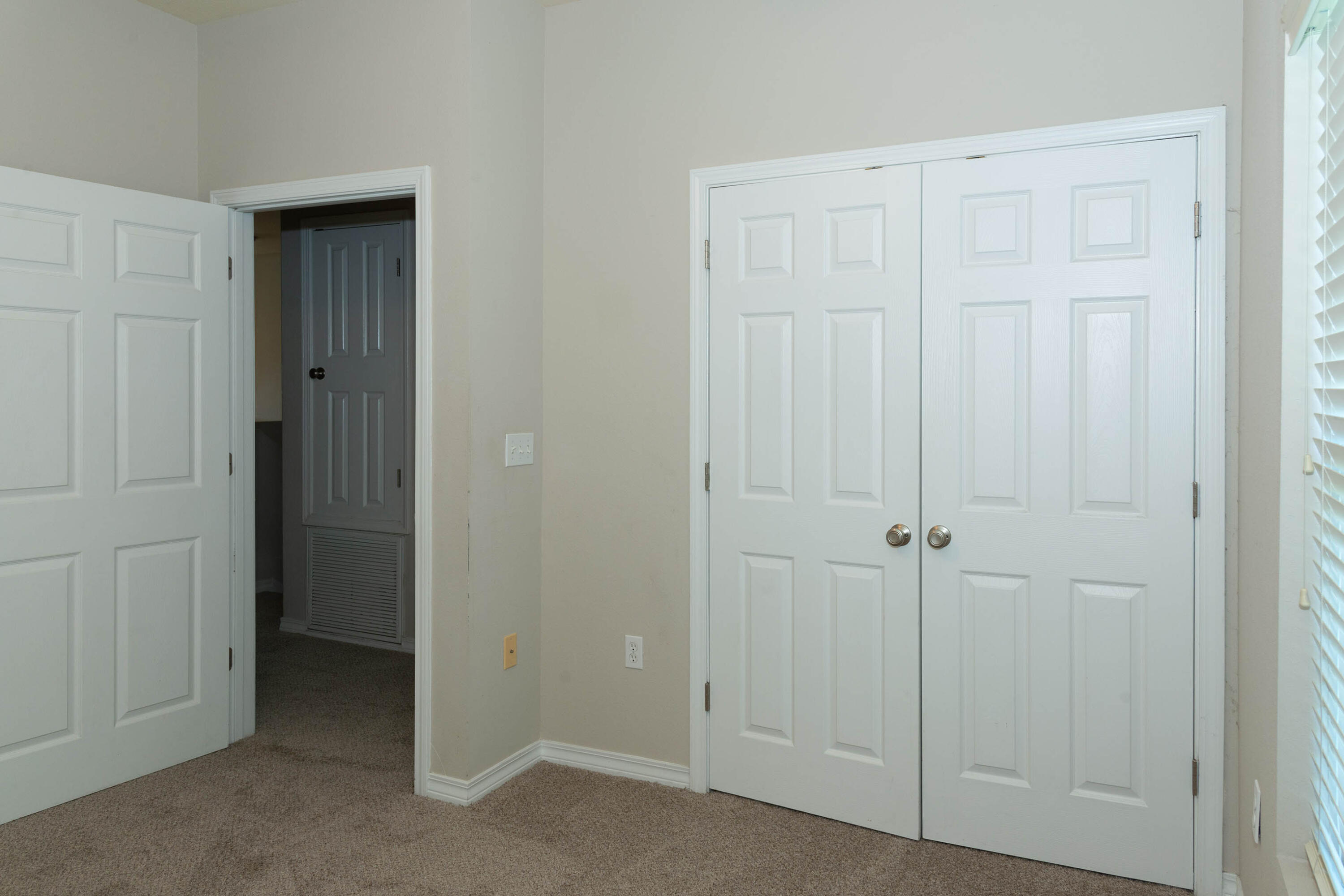 MERIDIAN SQUARE T/H - Residential Lease