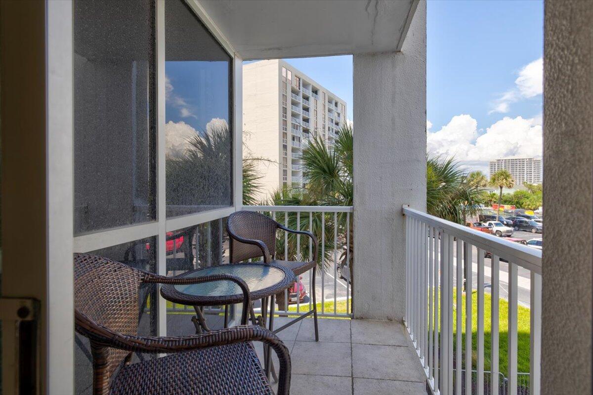 SHORELINE TOWERS 2 - Residential