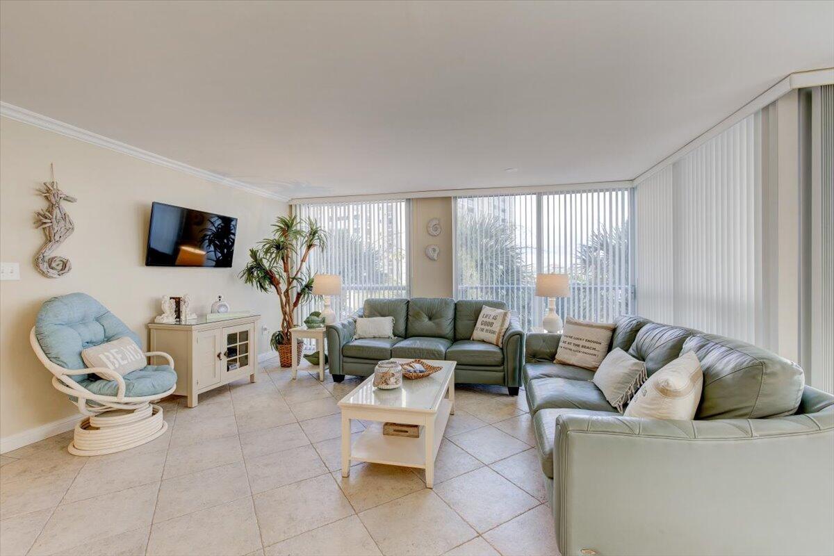 SHORELINE TOWERS 2 - Residential