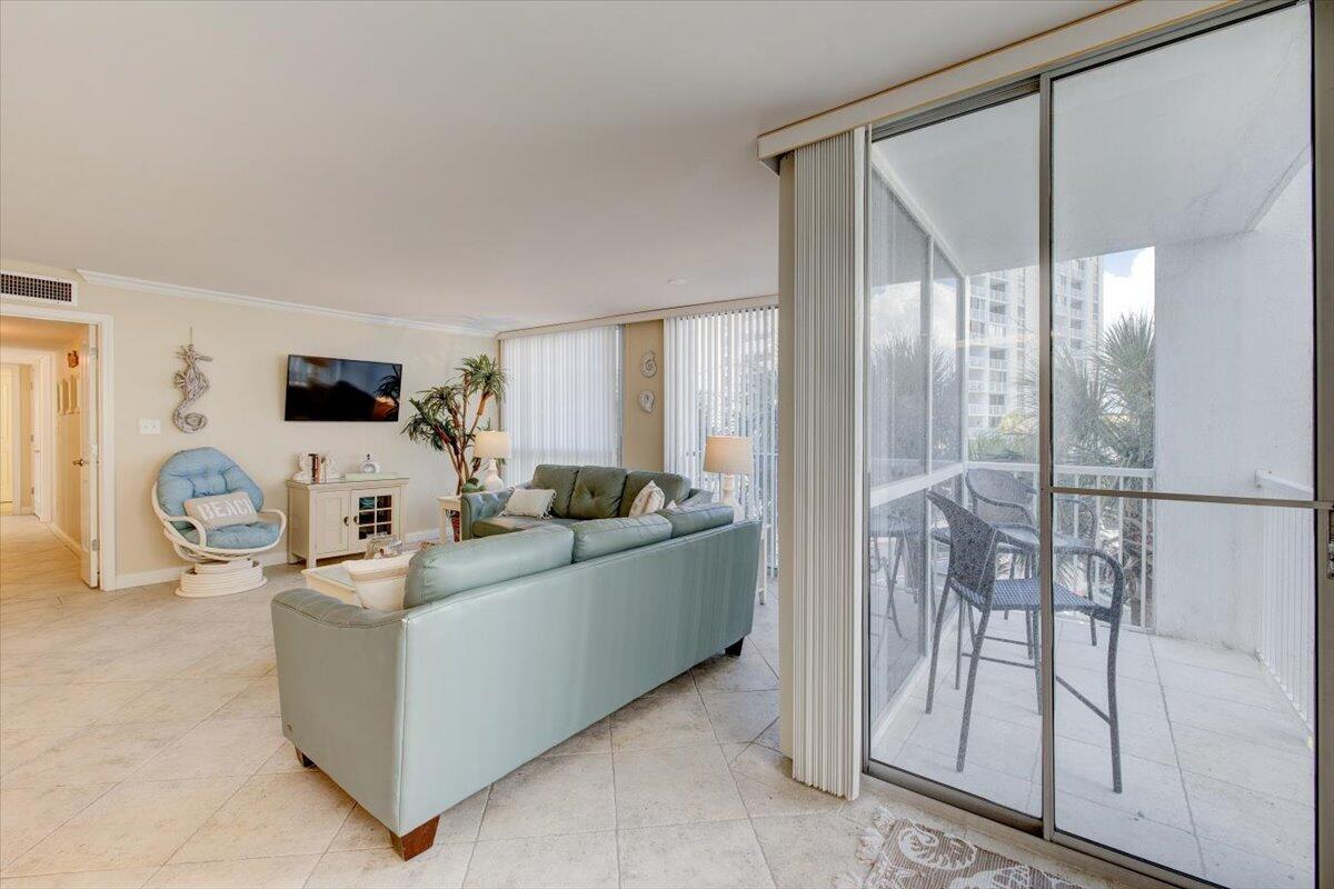 SHORELINE TOWERS 2 - Residential