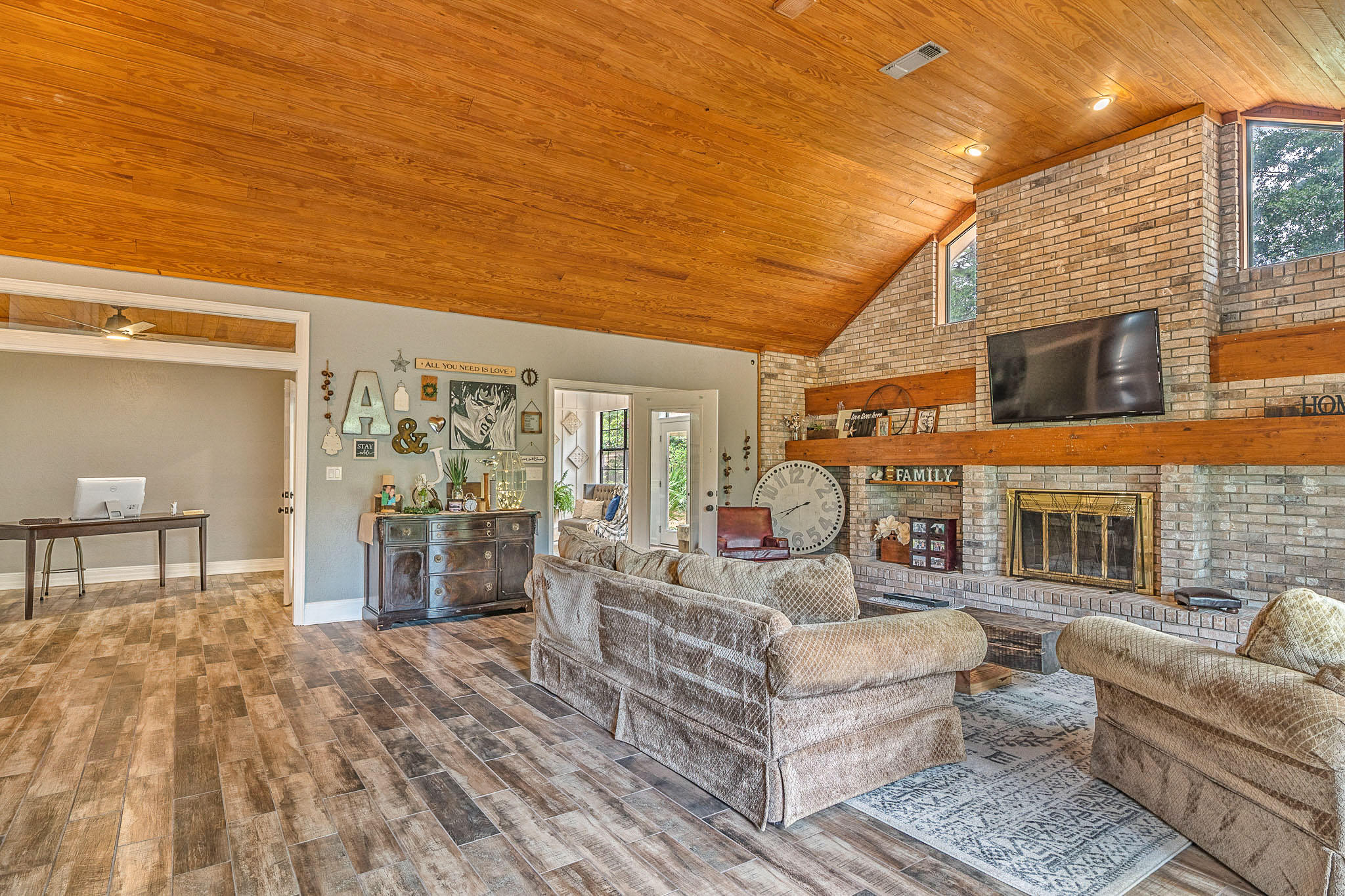 RAINTREE ESTATES - Residential