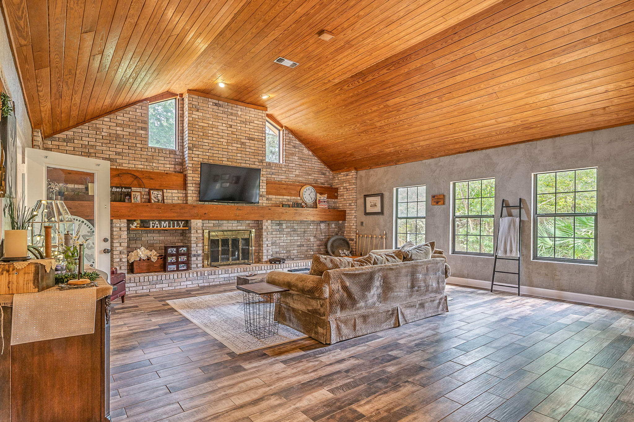 RAINTREE ESTATES - Residential