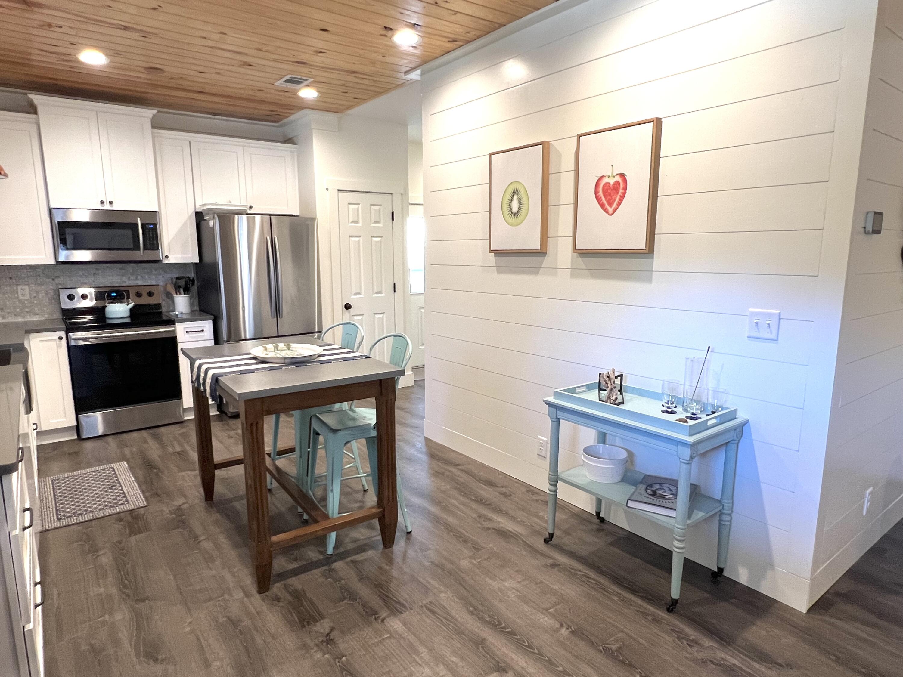 LAKE SHORE ESTATES - Residential