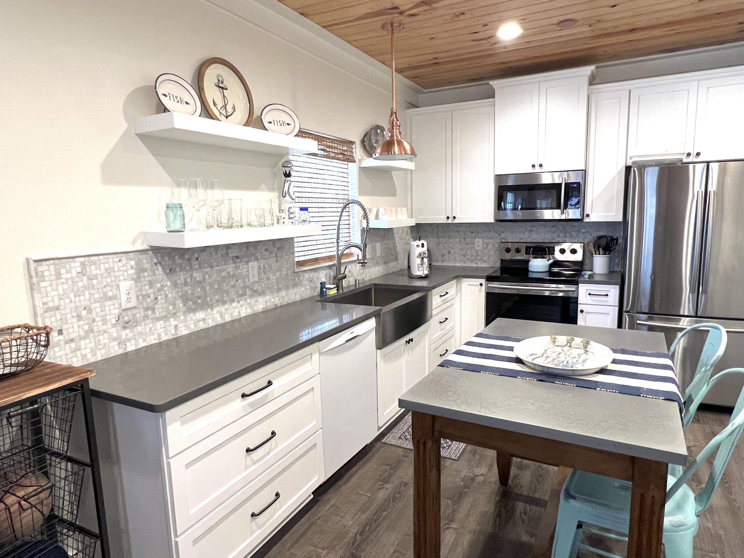 LAKE SHORE ESTATES - Residential