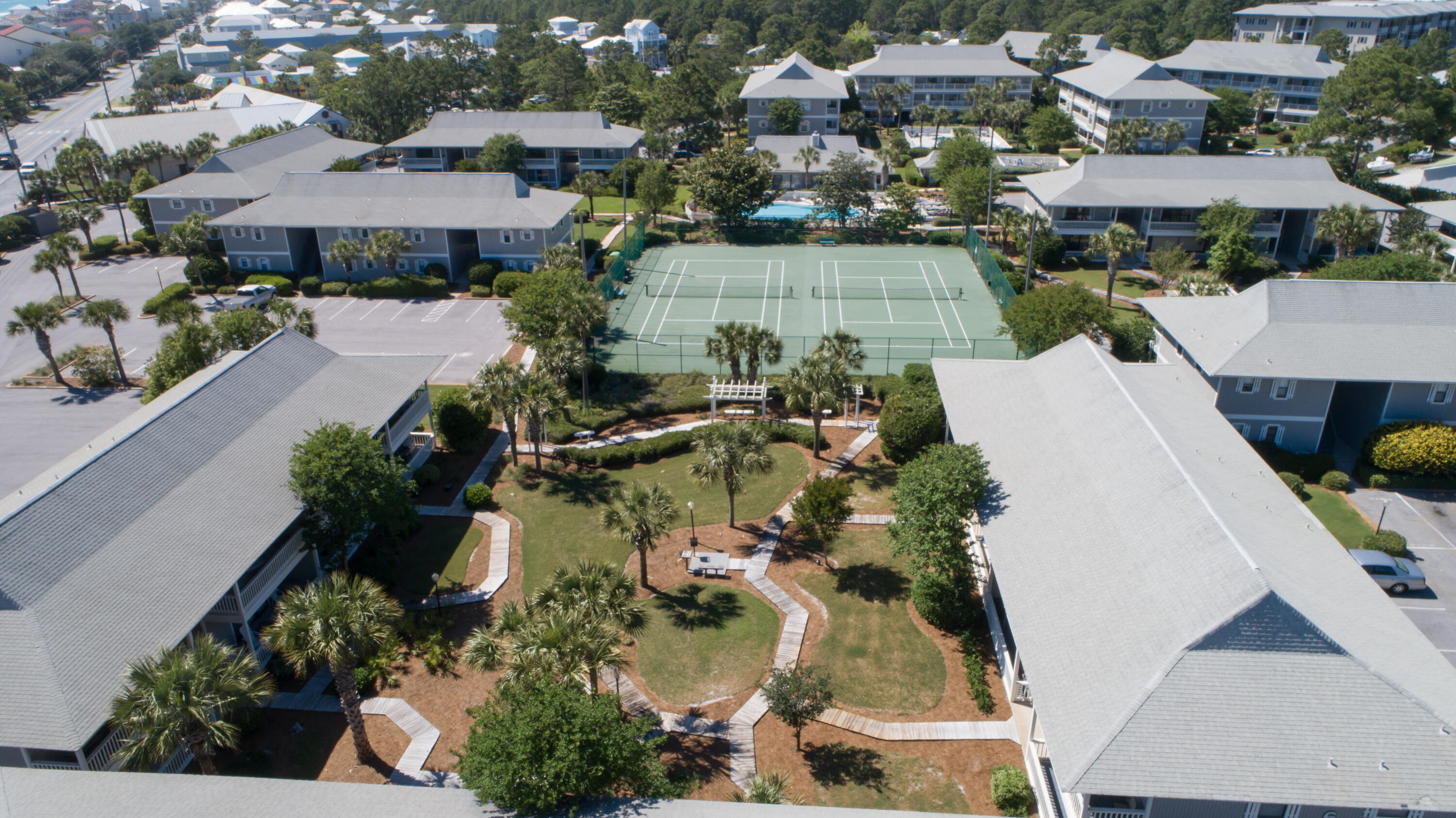 BEACHWOOD VILLAS CONDO - Residential