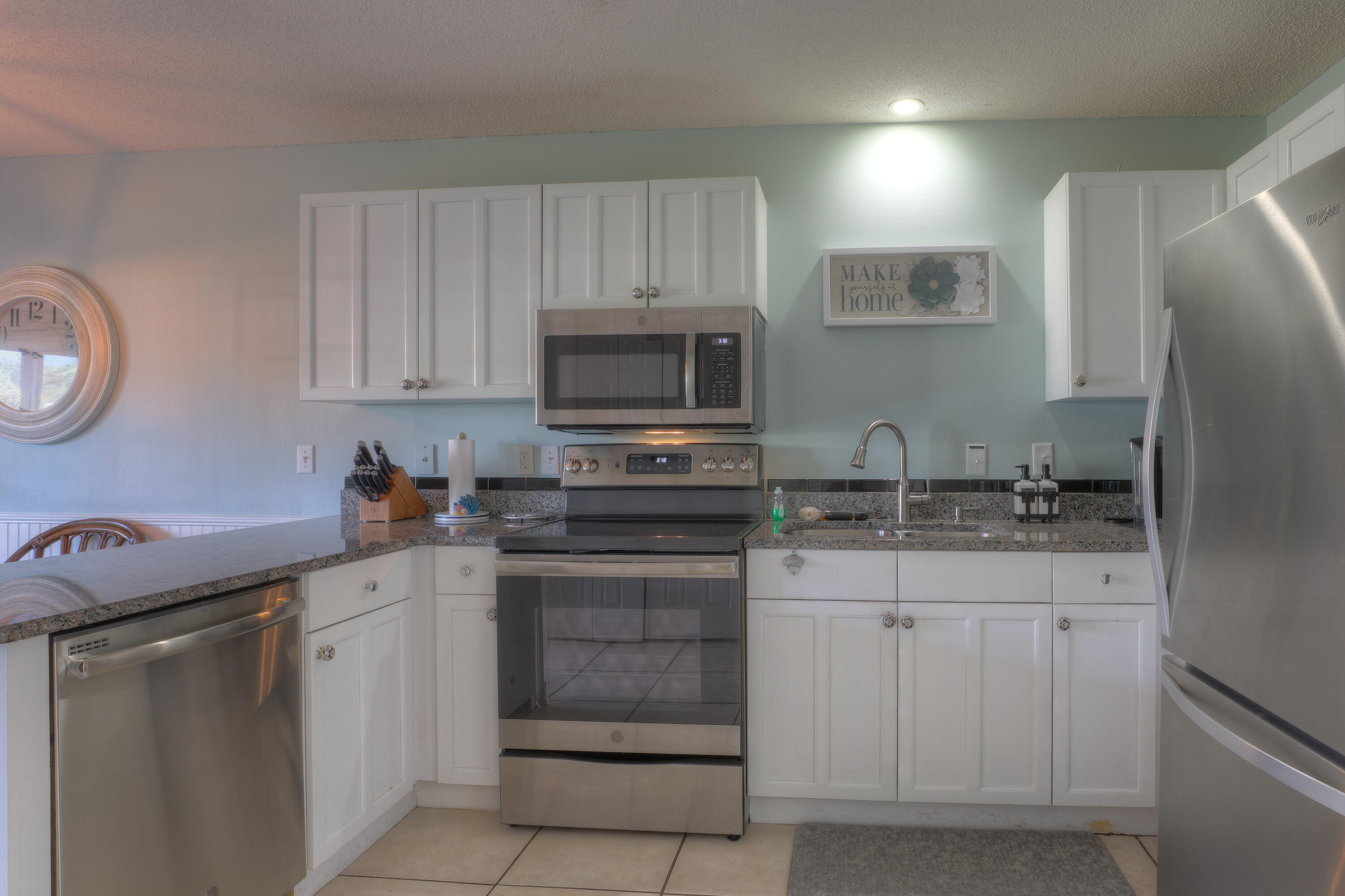 BEACHWOOD VILLAS CONDO - Residential