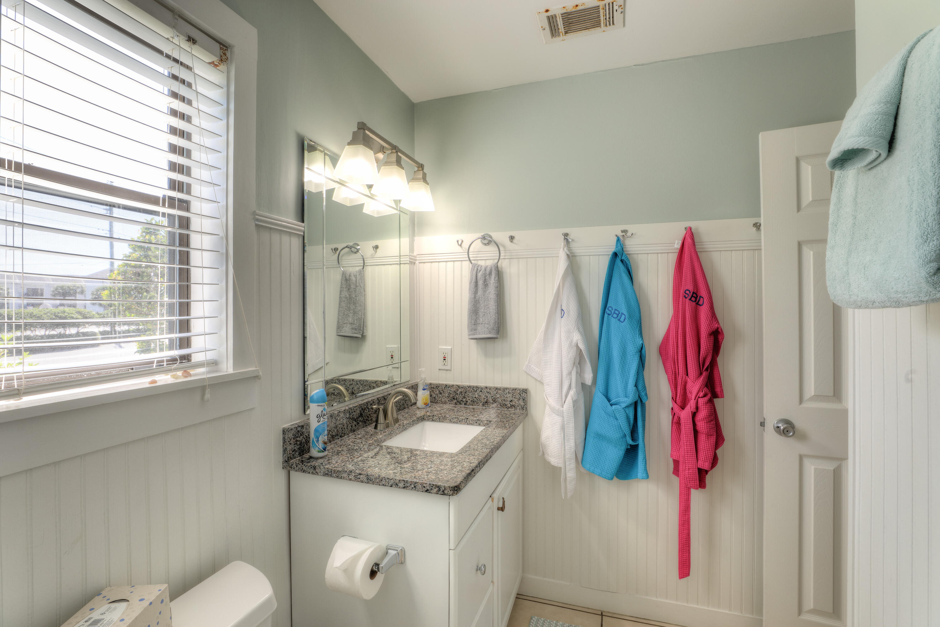 BEACHWOOD VILLAS CONDO - Residential