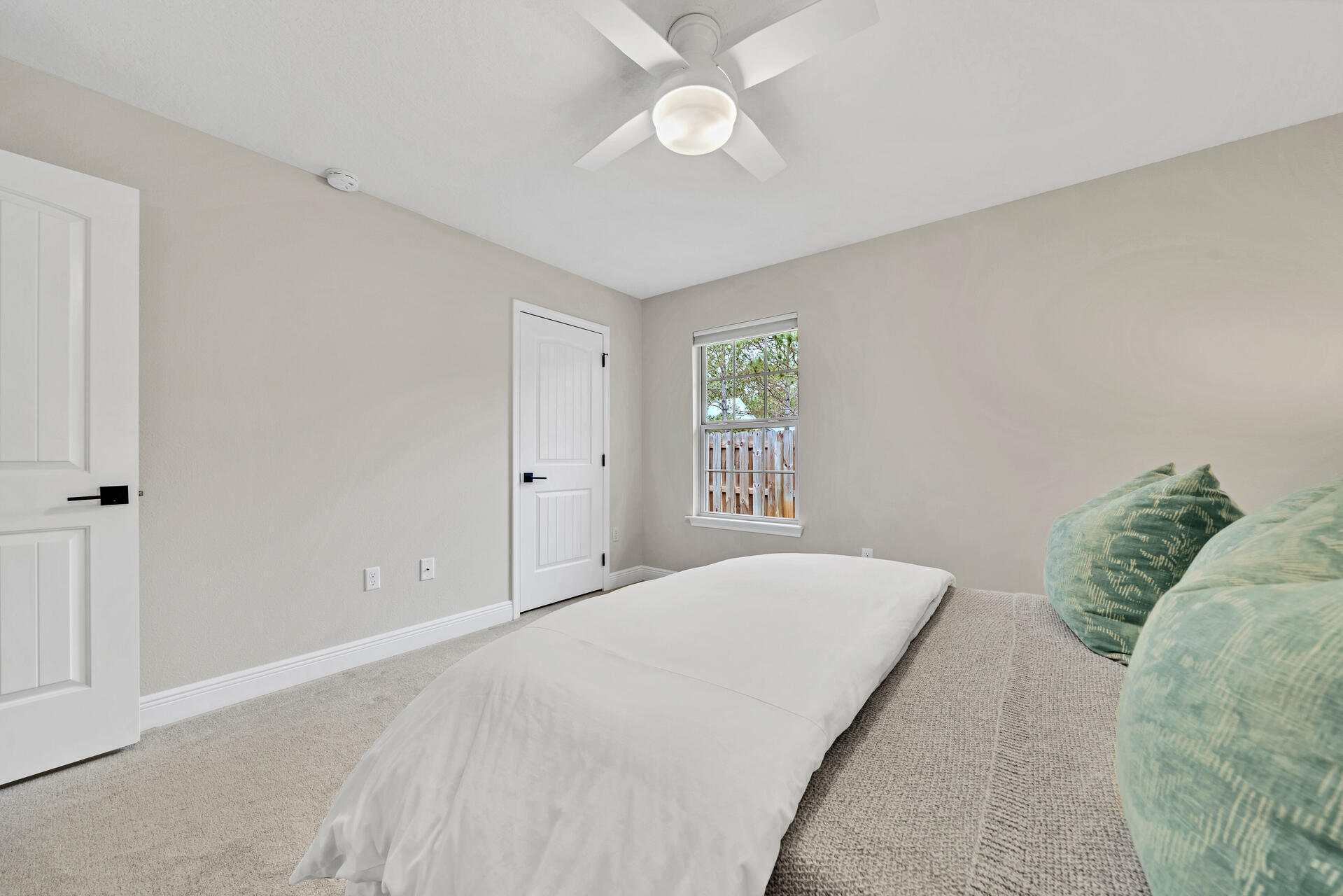 EAGLE BAY - Residential