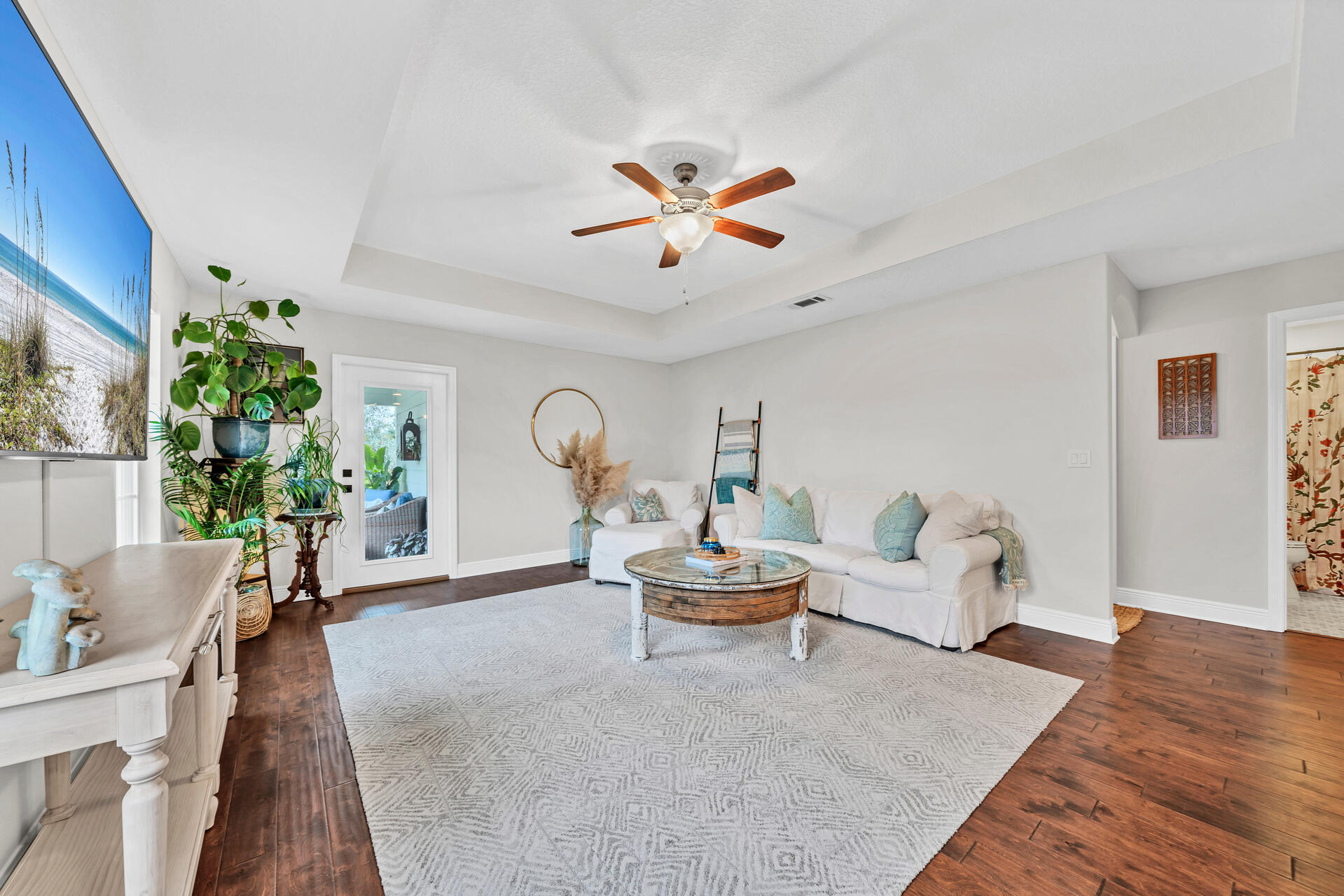 EAGLE BAY - Residential