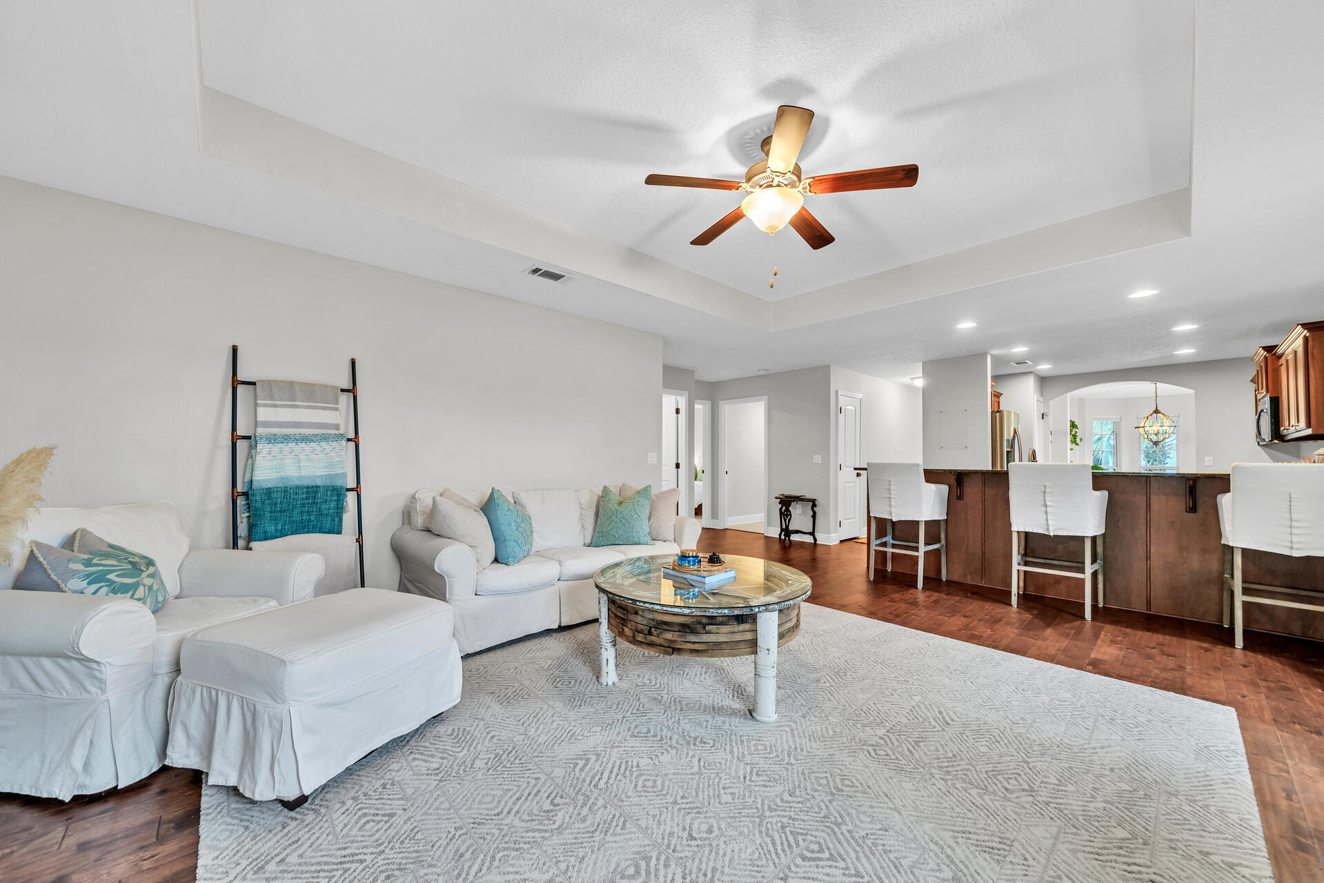 EAGLE BAY - Residential