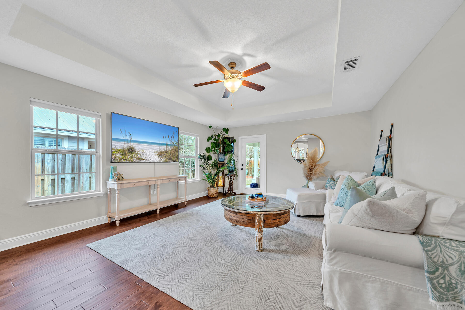 EAGLE BAY - Residential