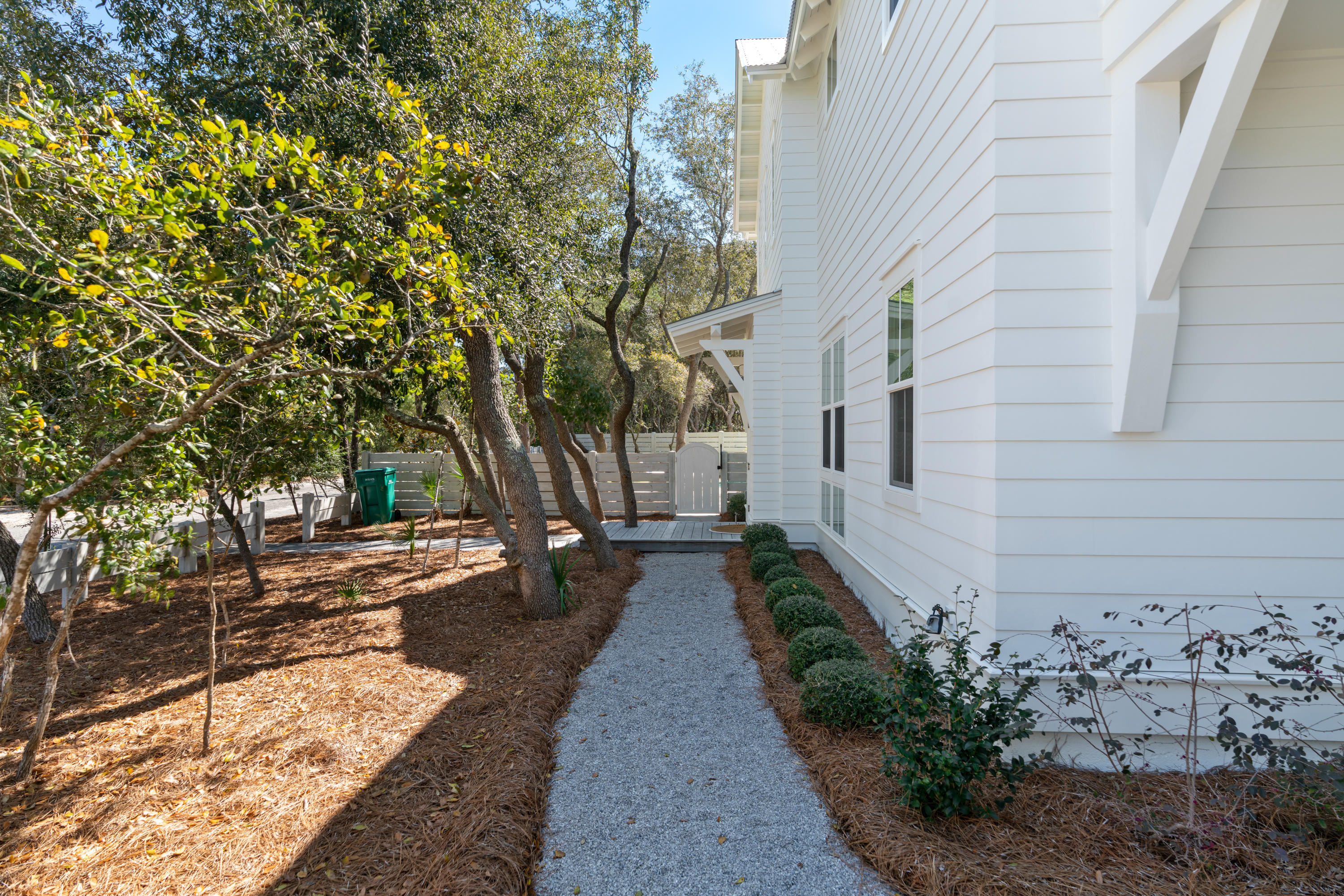 BLUE MOUNTAIN BEACH - Residential