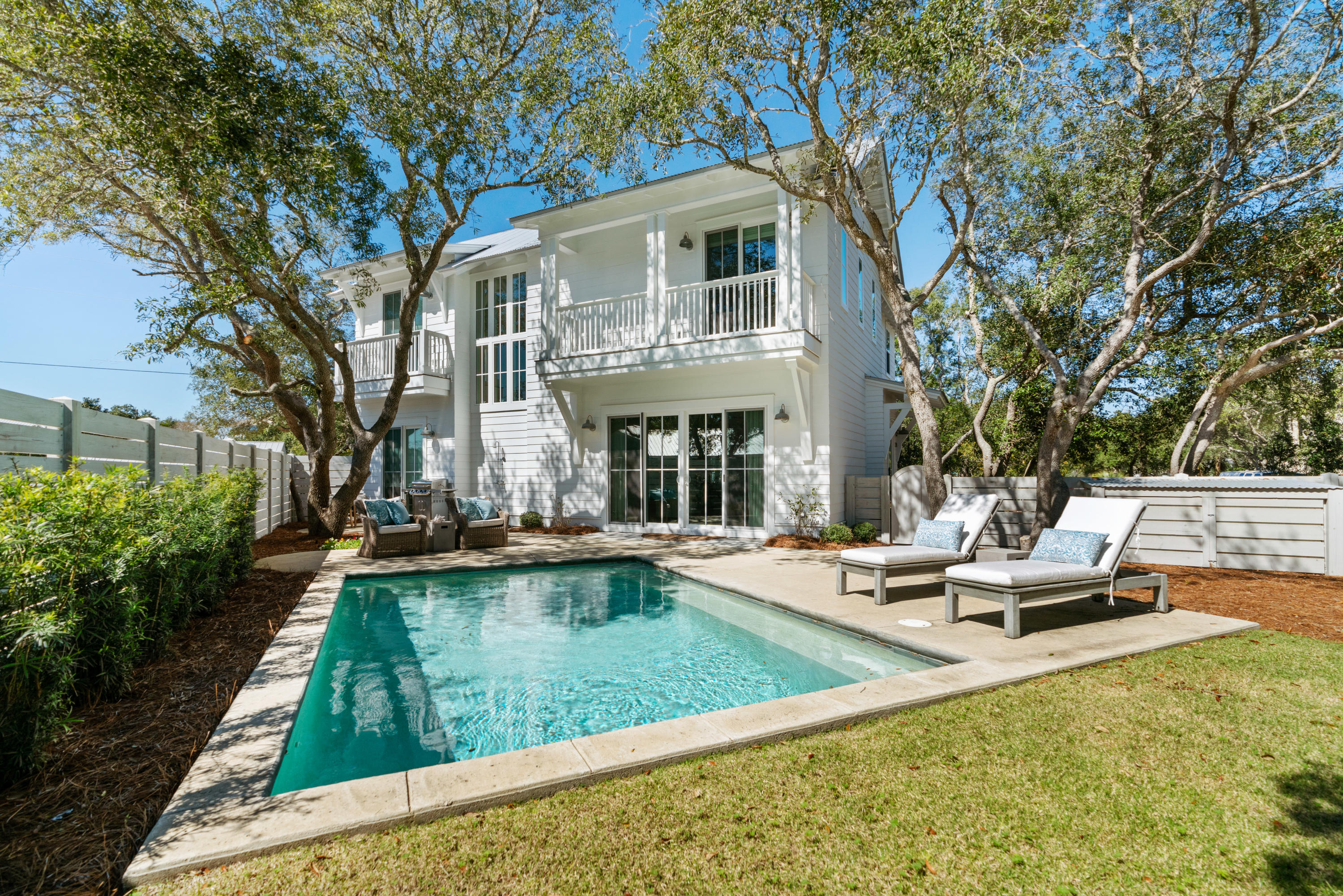 BLUE MOUNTAIN BEACH - Residential