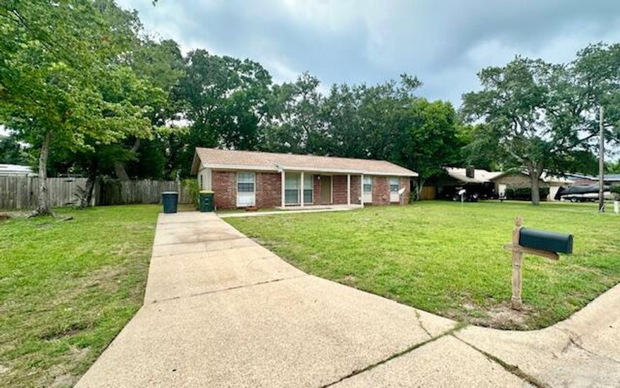 AVAILABLE: 7/30. FLEXIBLE S/D = TO 1 MONTHS RENT CAN BE MADE IN 2 MONTHLY INSTALLMENTS IF QUALIFIED. Welcome to the newly remodeled, all-brick, single-story home located centrally in town & close to it all! This home boasts 3 spacious bedrooms, a bonus room & a full bathroom. The interior has been freshly painted & fitted w/ new LVP flooring throughout, giving it a modern & stylish look. The kitchen is equipped w/ brand new stainless appliances, ready for your culinary adventures. The large, privacy-fenced backyard is perfect for outdoor activities or simply enjoying the Florida sunshine. The house also features a screened patio, providing a comfortable space for relaxation or entertaining guests. A covered front porch adds to the charm of this home. Experience the comfort & convenience of this lovely home! Sorry, no pets/smoking allowed.