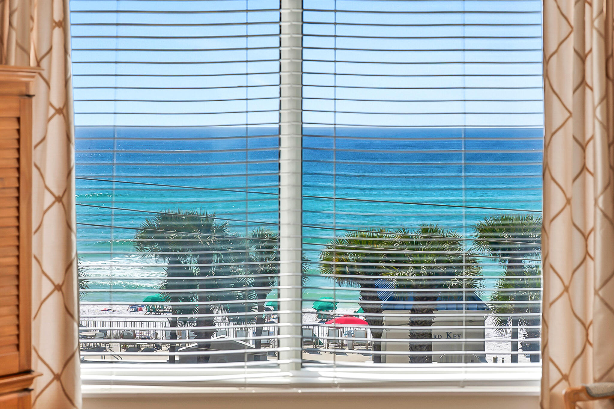 LEEWARD KEY - Residential