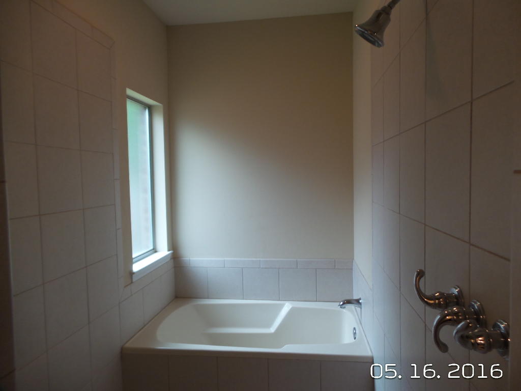 DUGGAN POND ESTATES - Residential Lease