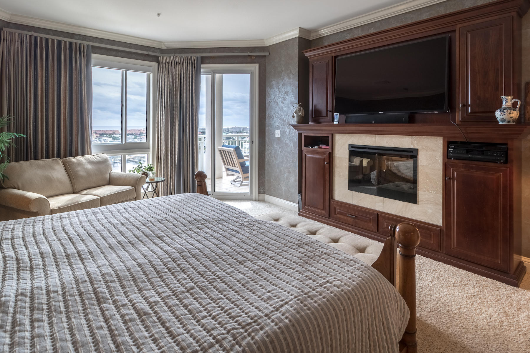 GRAND HARBOR - Residential