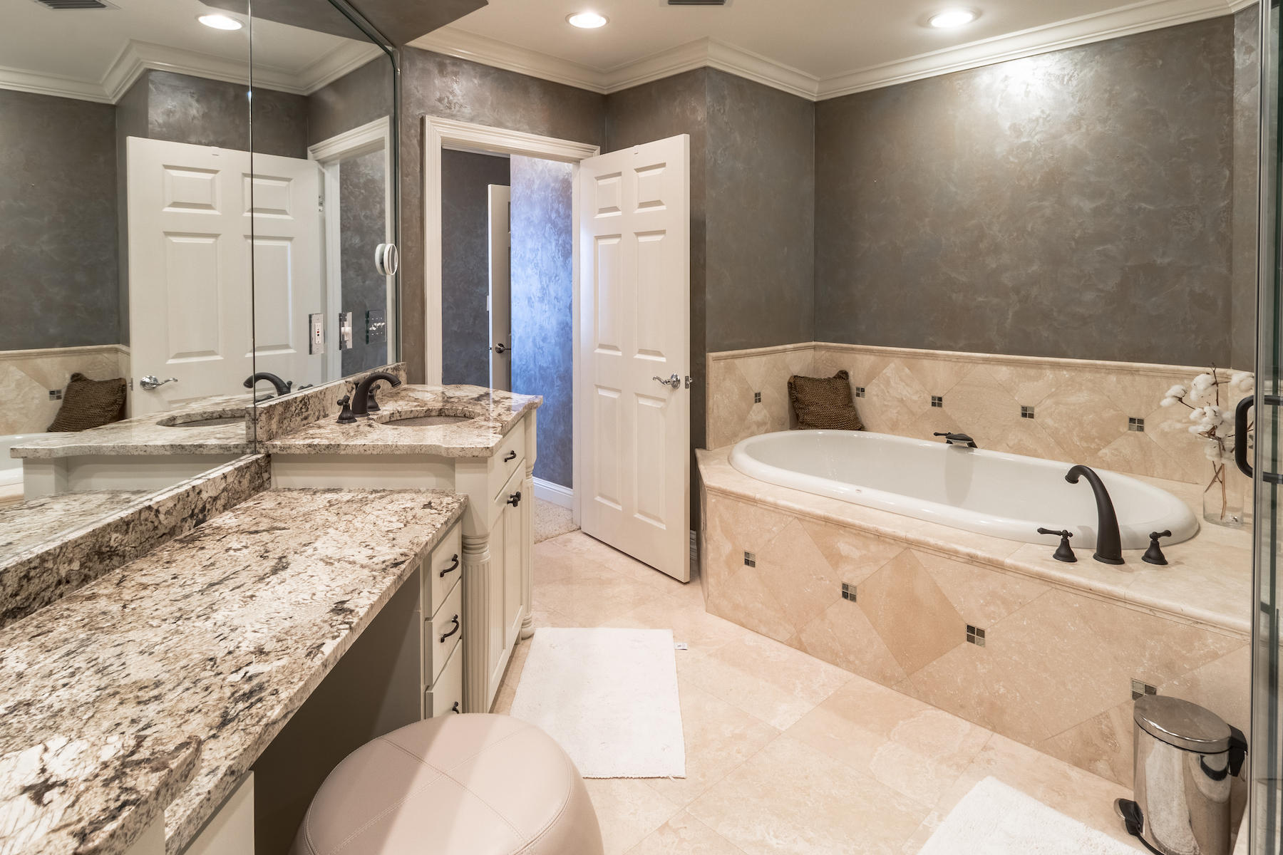 GRAND HARBOR - Residential