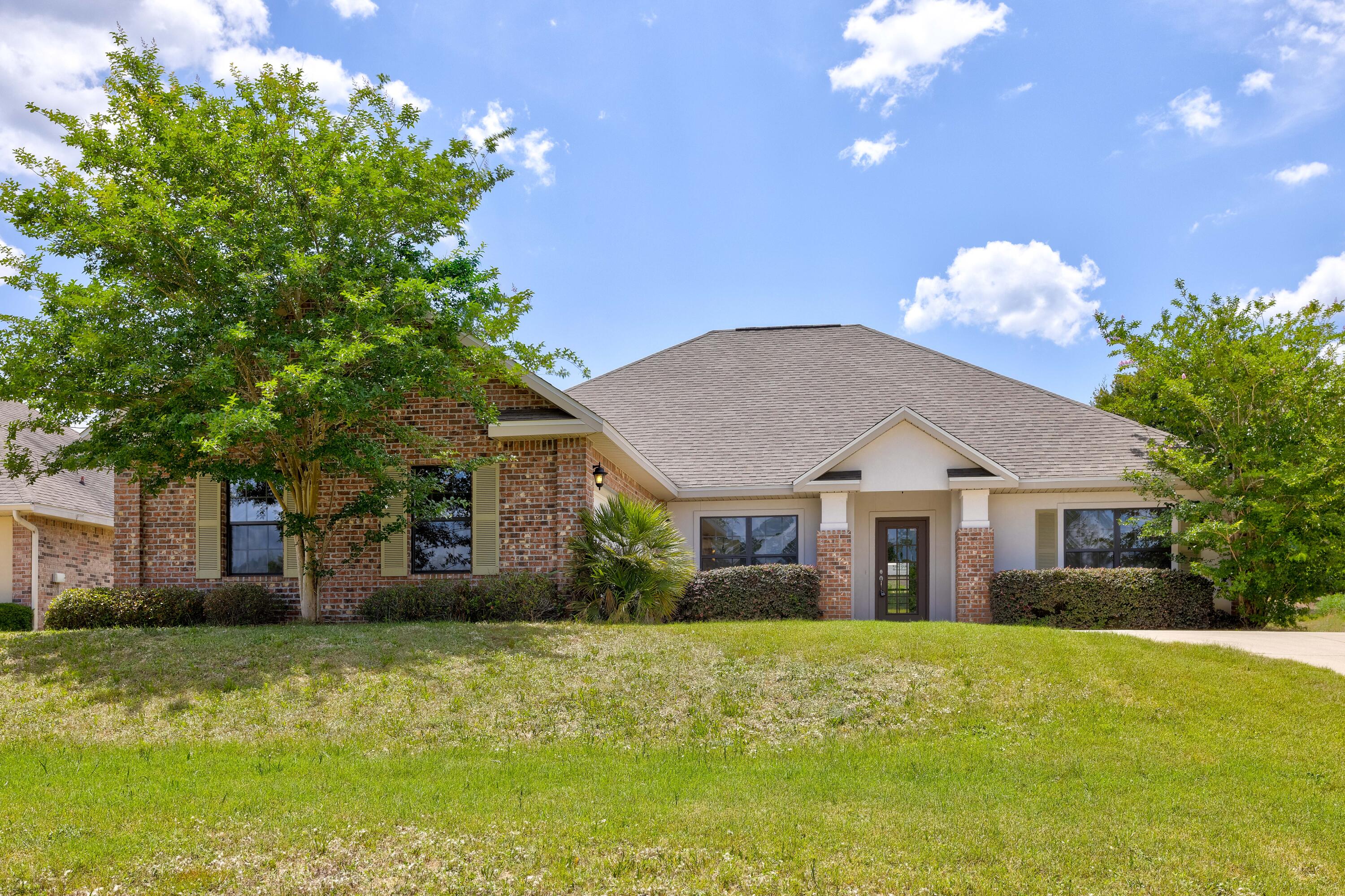 LAKERIDGE EST - Residential
