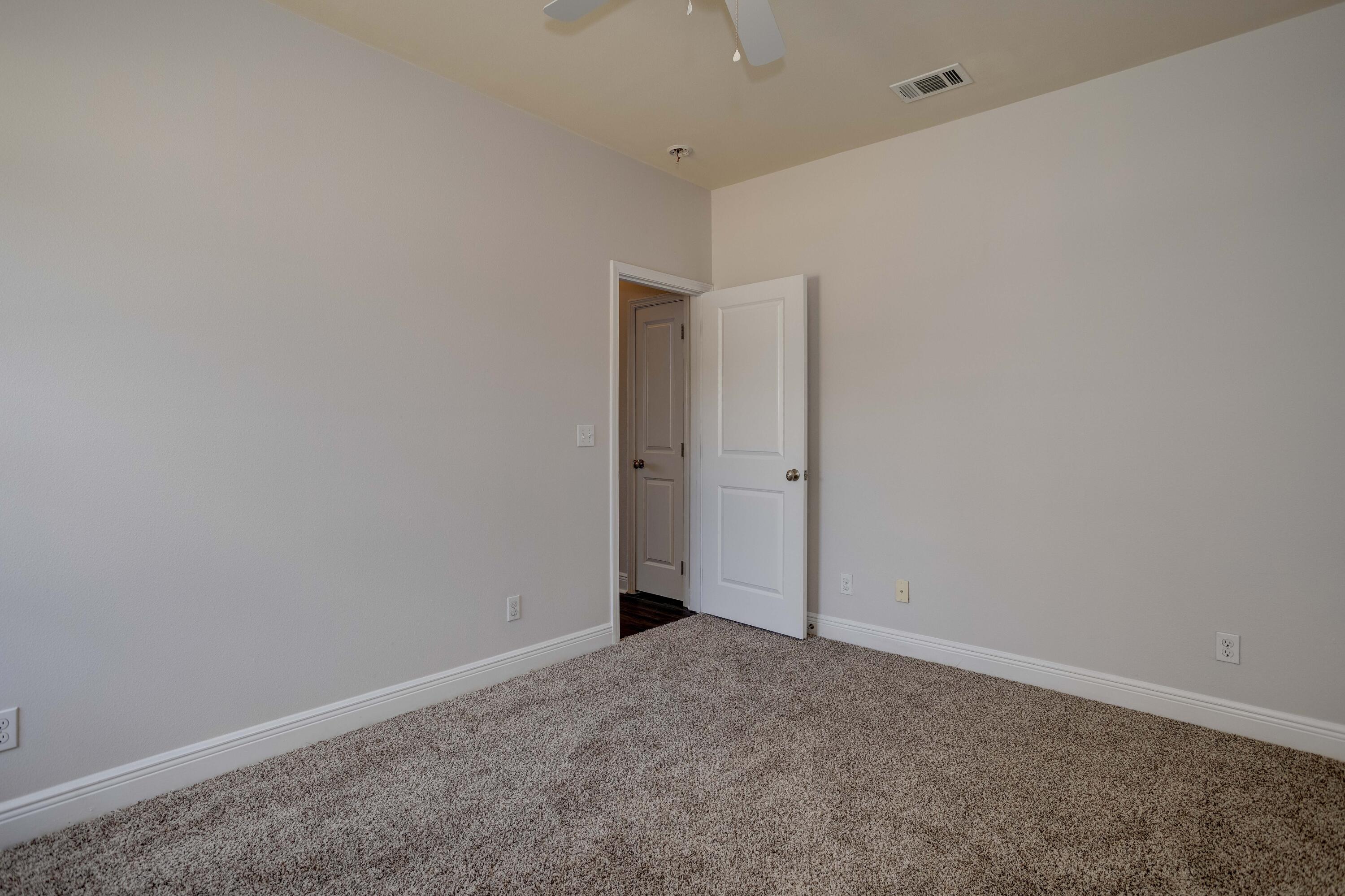 LAKERIDGE EST - Residential