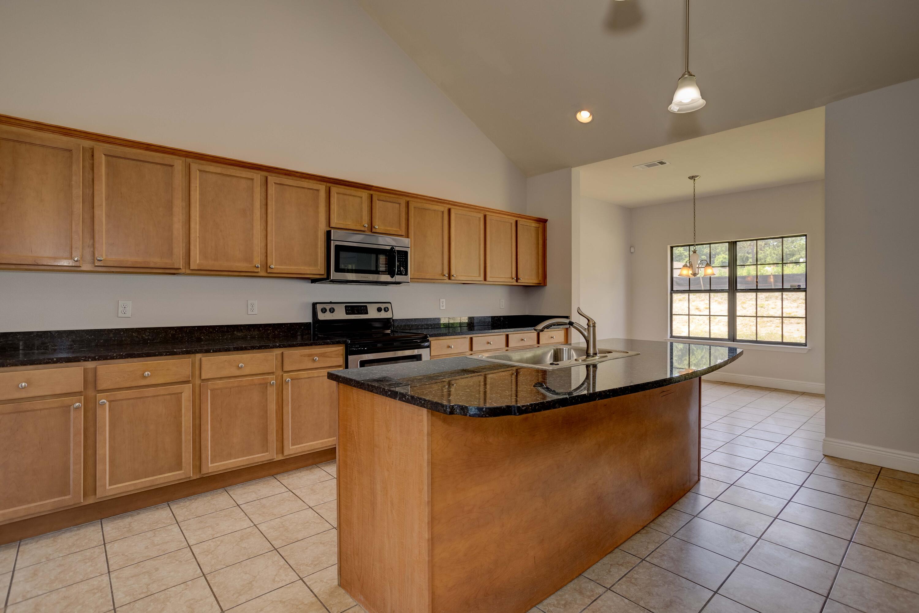 LAKERIDGE EST - Residential