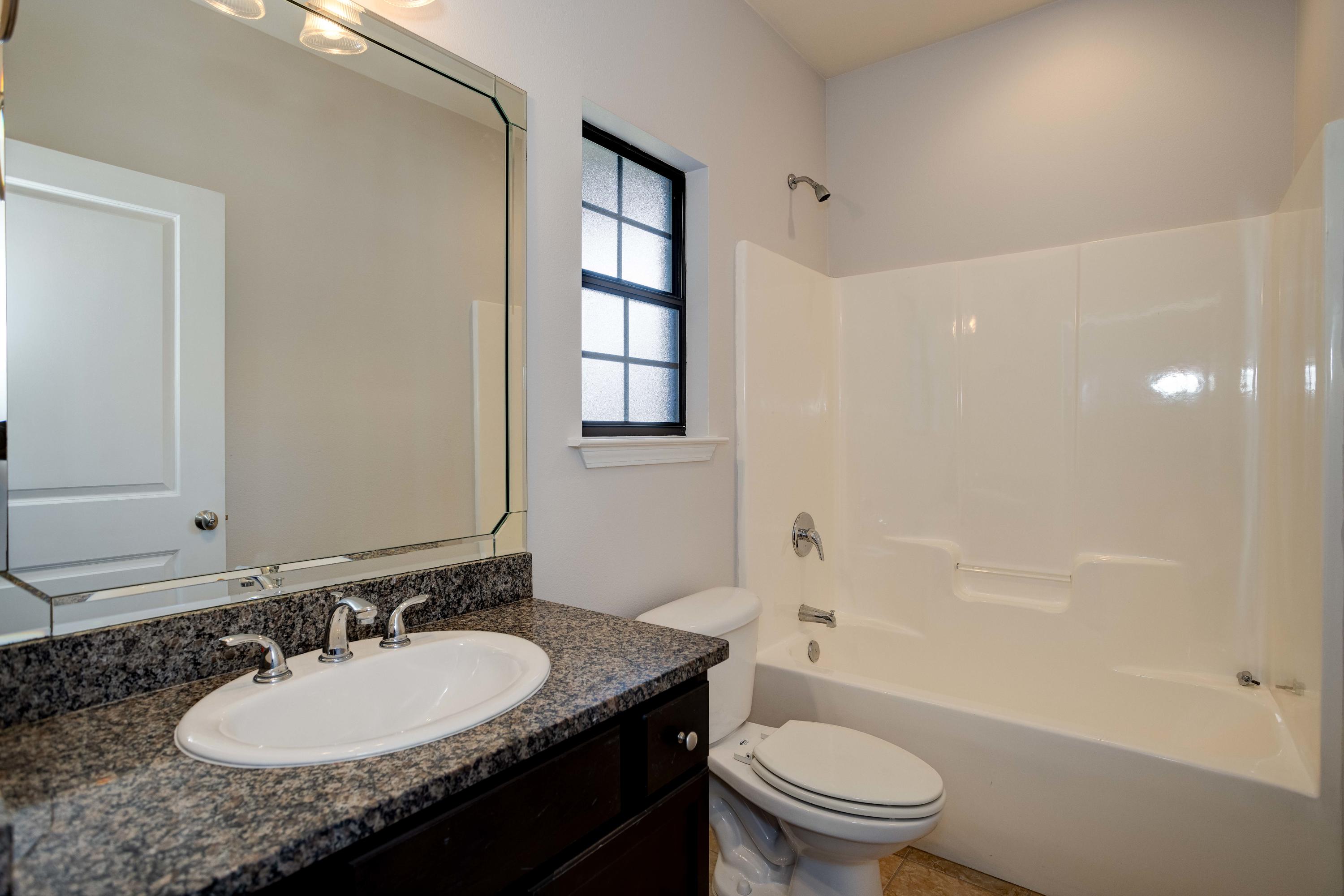 LAKERIDGE EST - Residential