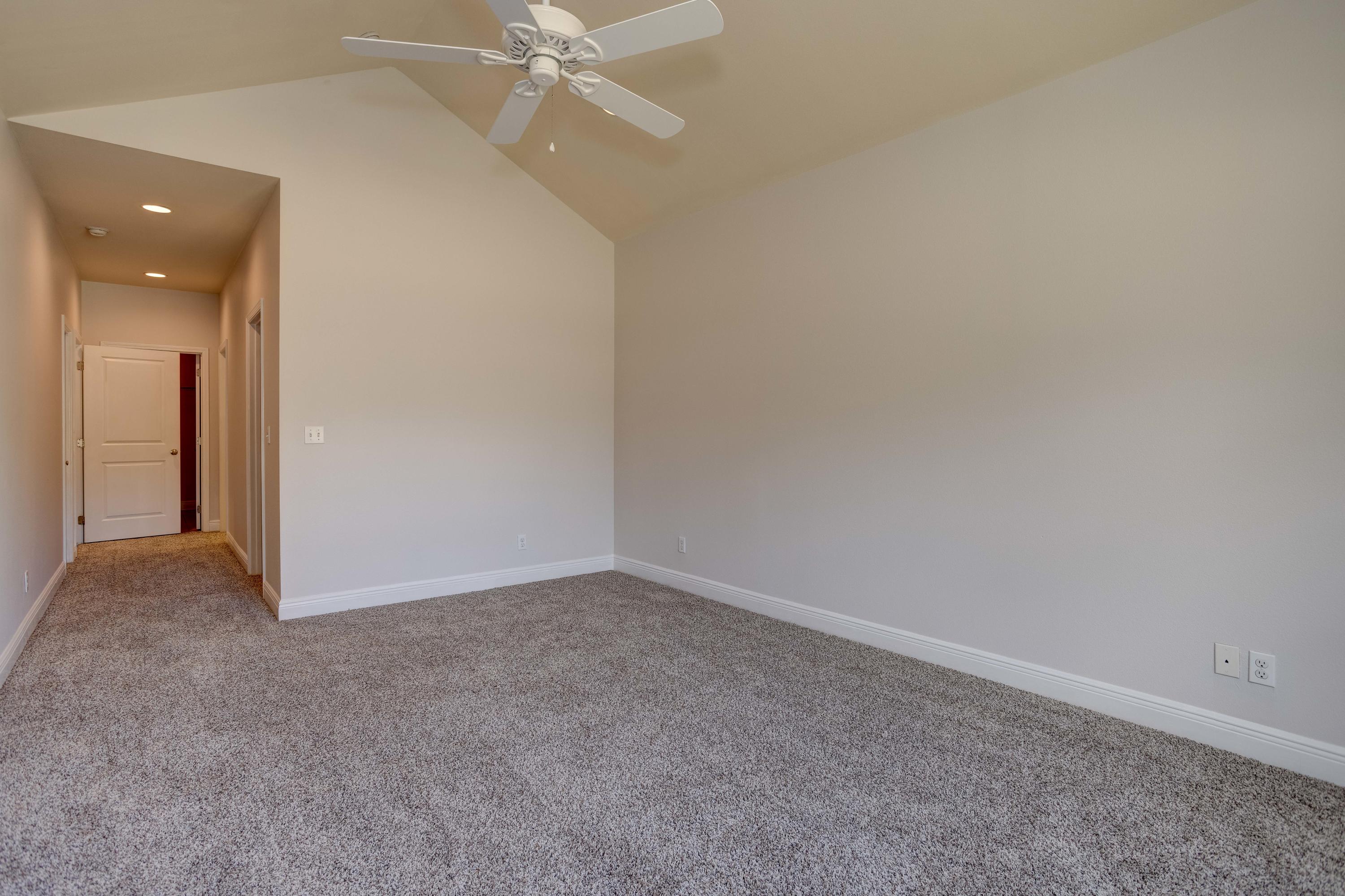 LAKERIDGE EST - Residential