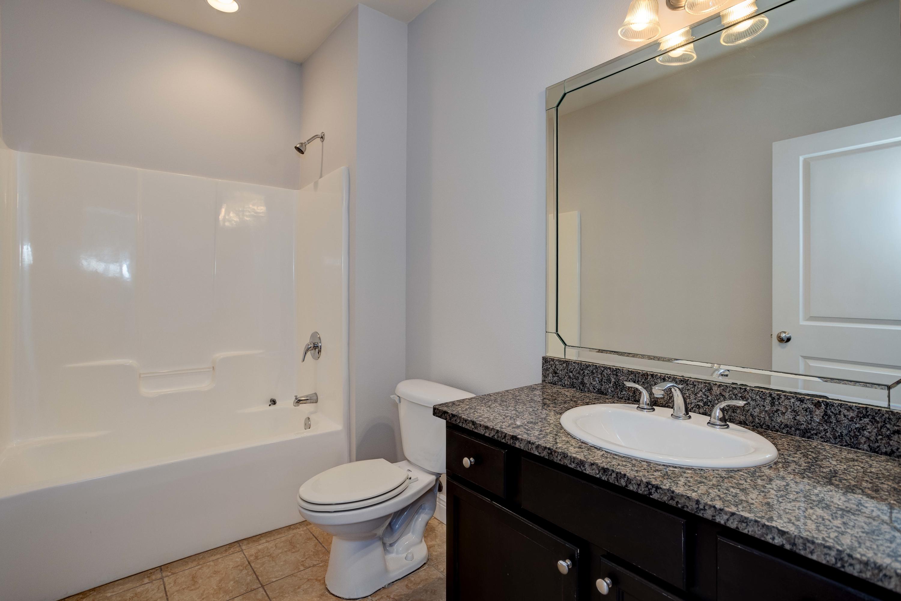 LAKERIDGE EST - Residential
