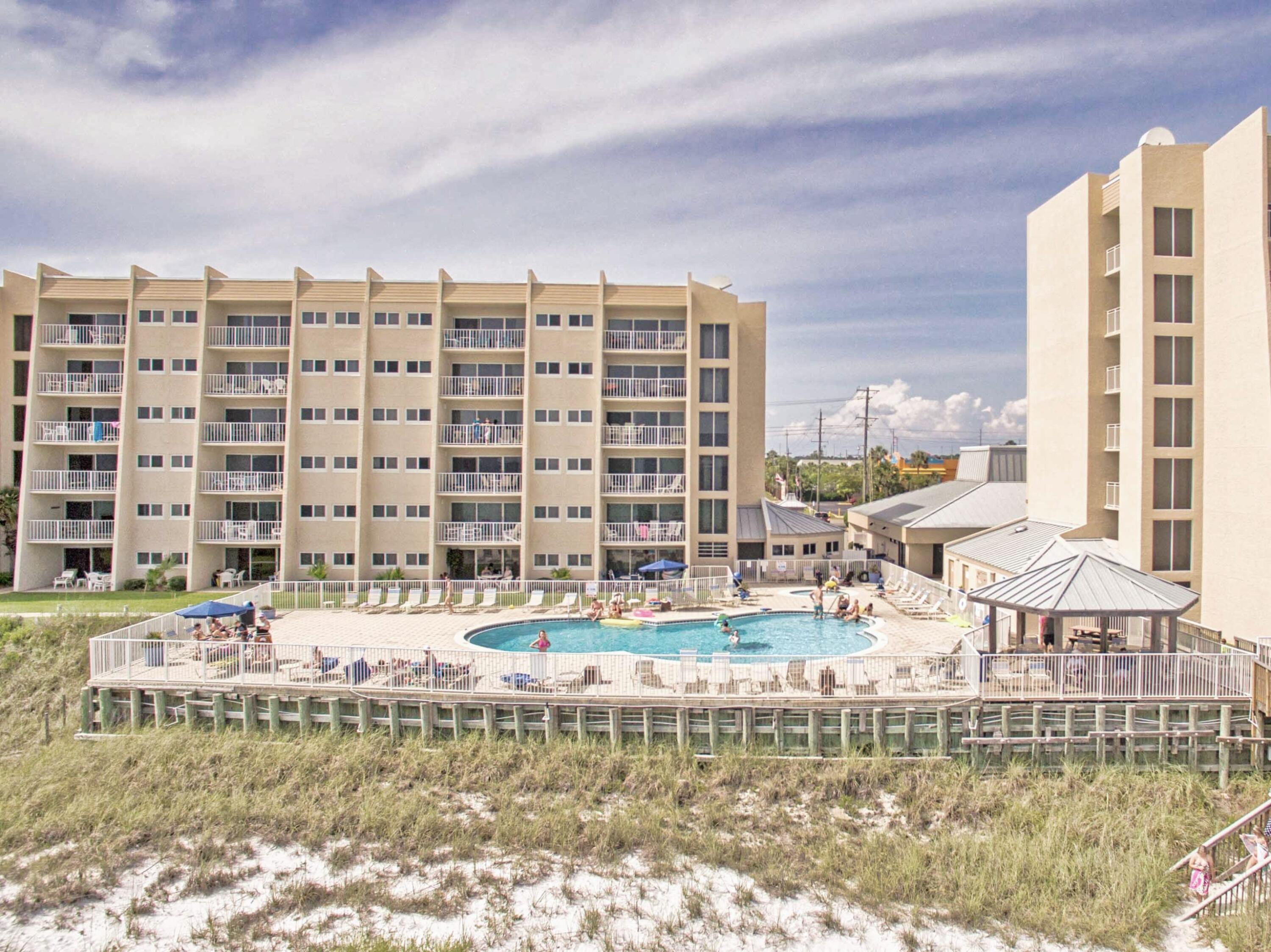 BEACH HOUSE CONDO PH 1 - Residential