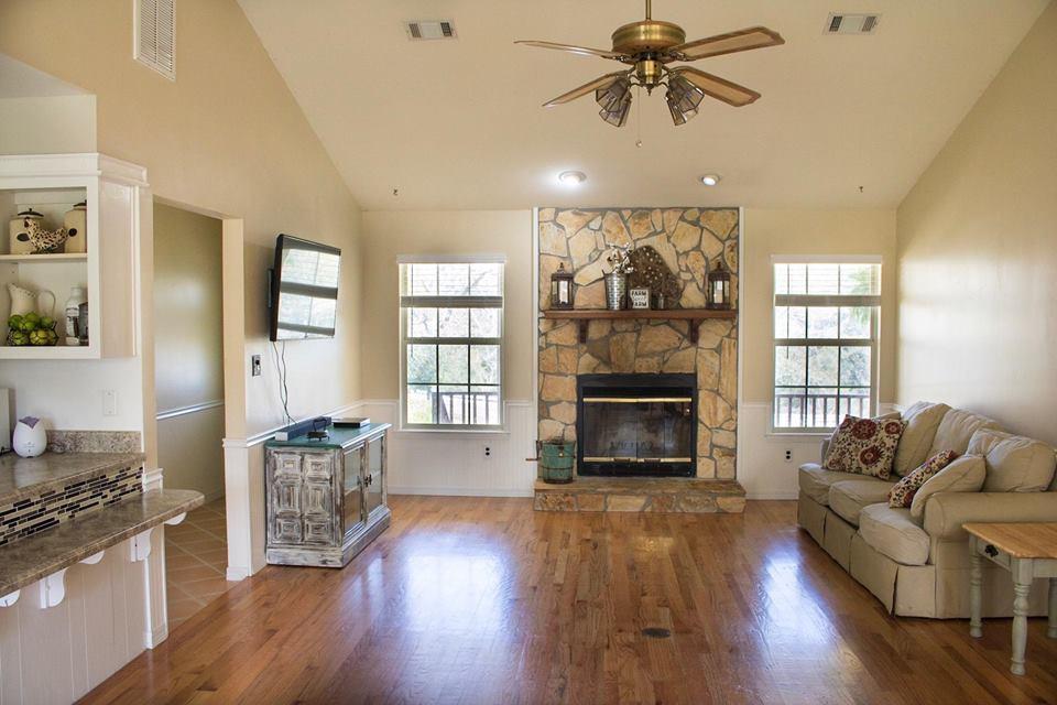 KENNEDY LAKE (UNRECORDED) - Residential