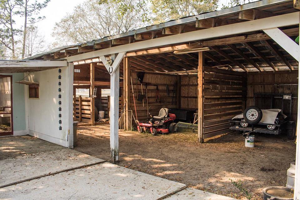 KENNEDY LAKE (UNRECORDED) - Residential