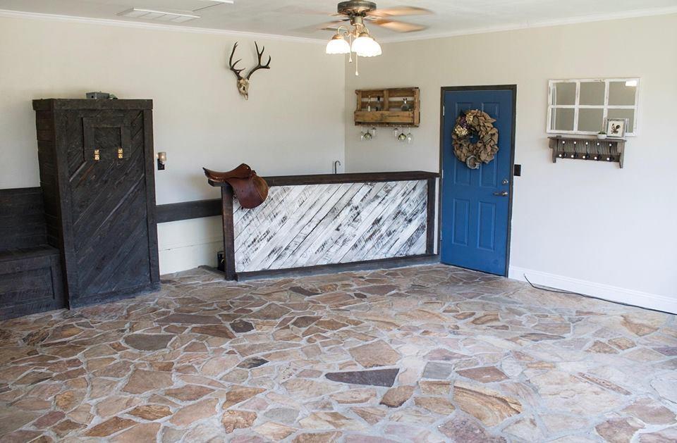 KENNEDY LAKE (UNRECORDED) - Residential