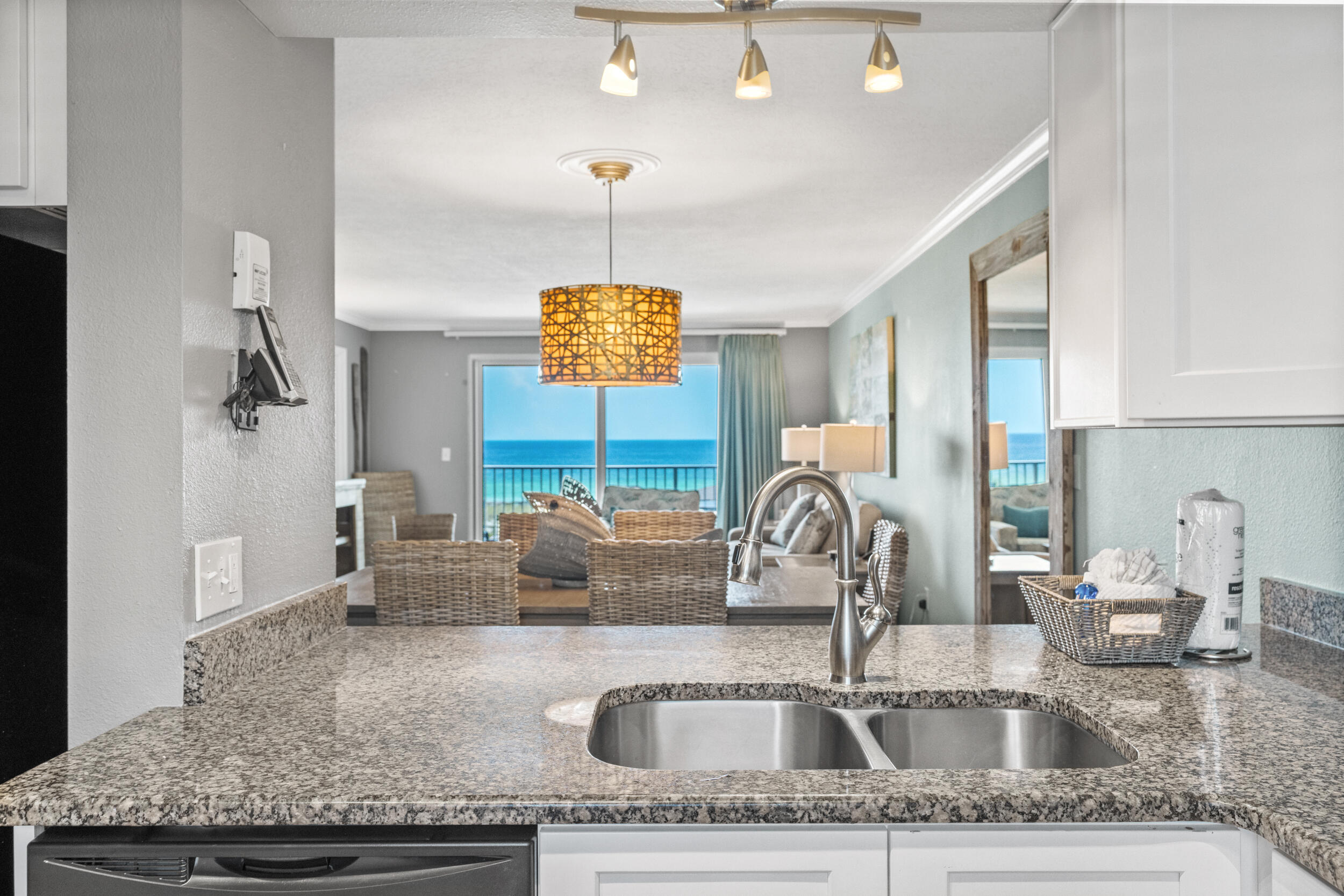 ISLANDER CONDO - Residential
