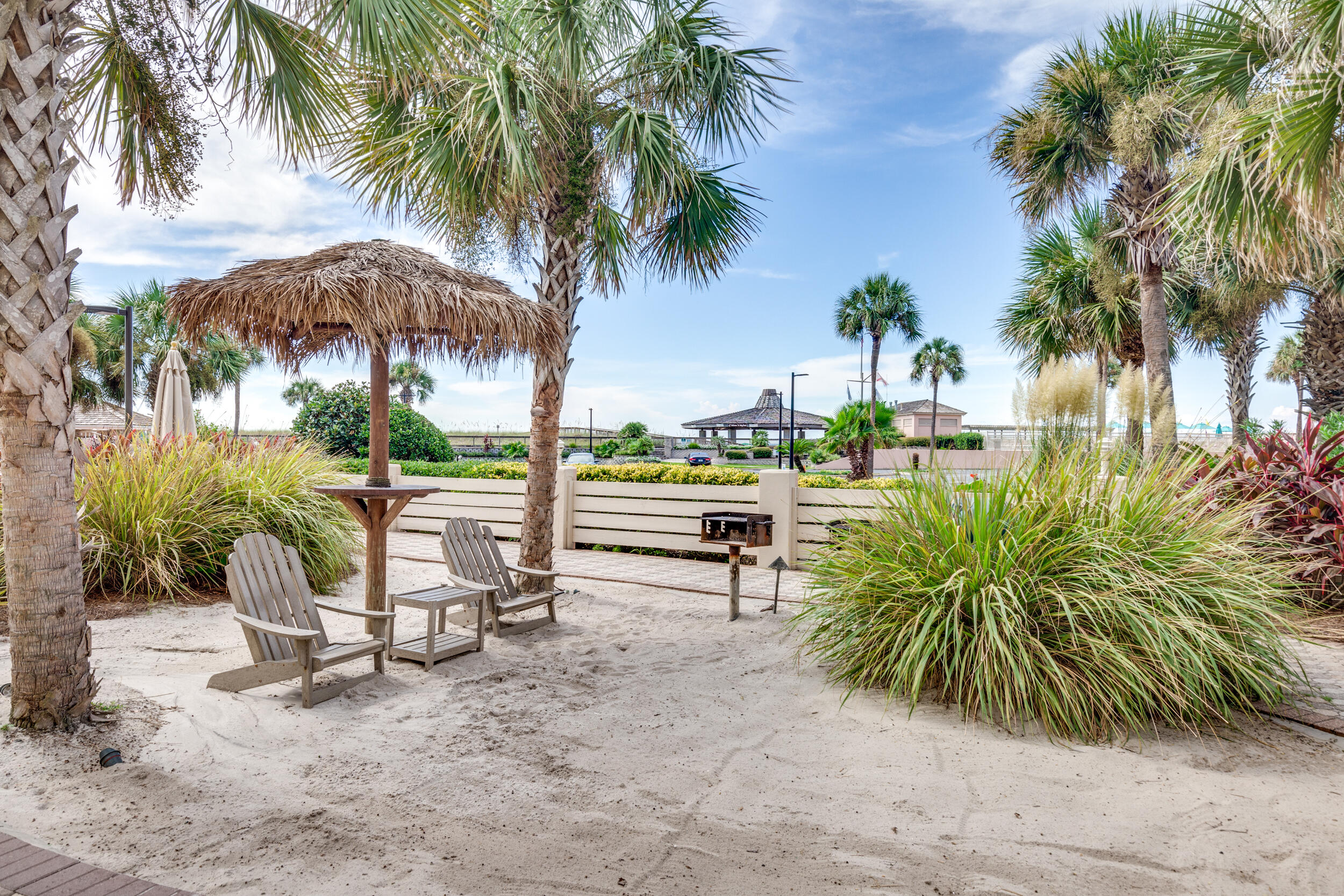 ISLANDER CONDO - Residential