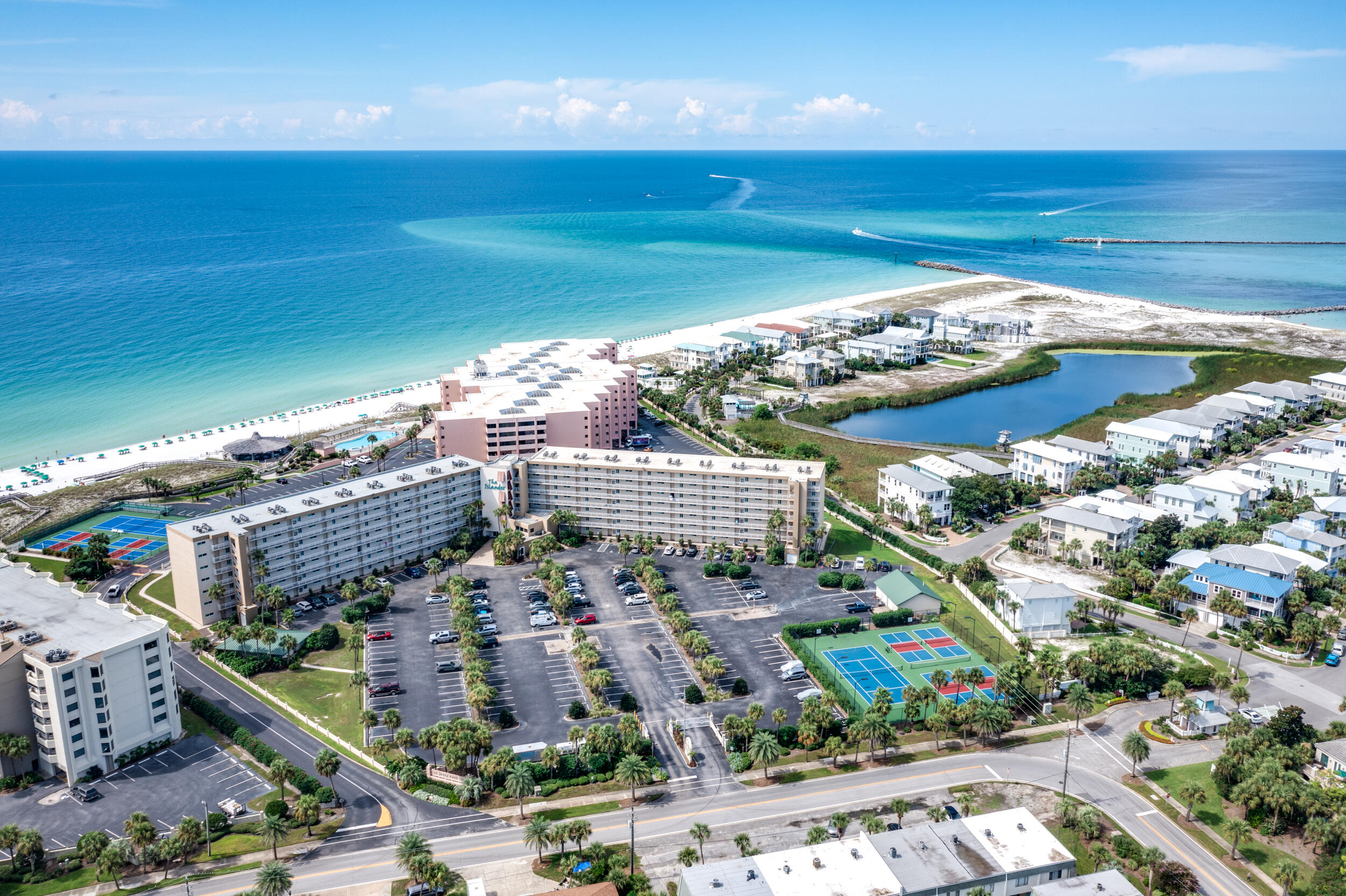 ISLANDER CONDO - Residential