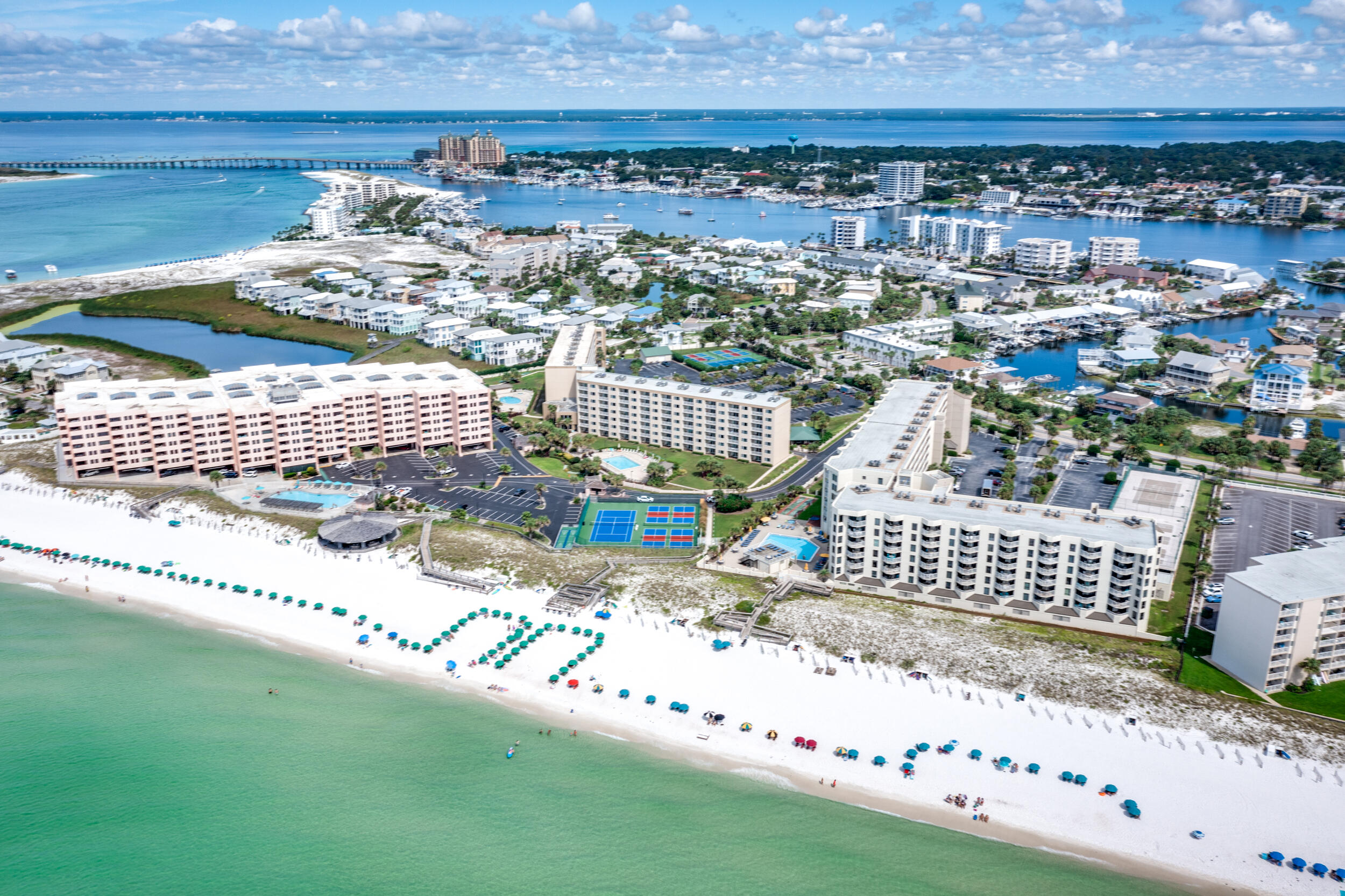 ISLANDER CONDO - Residential
