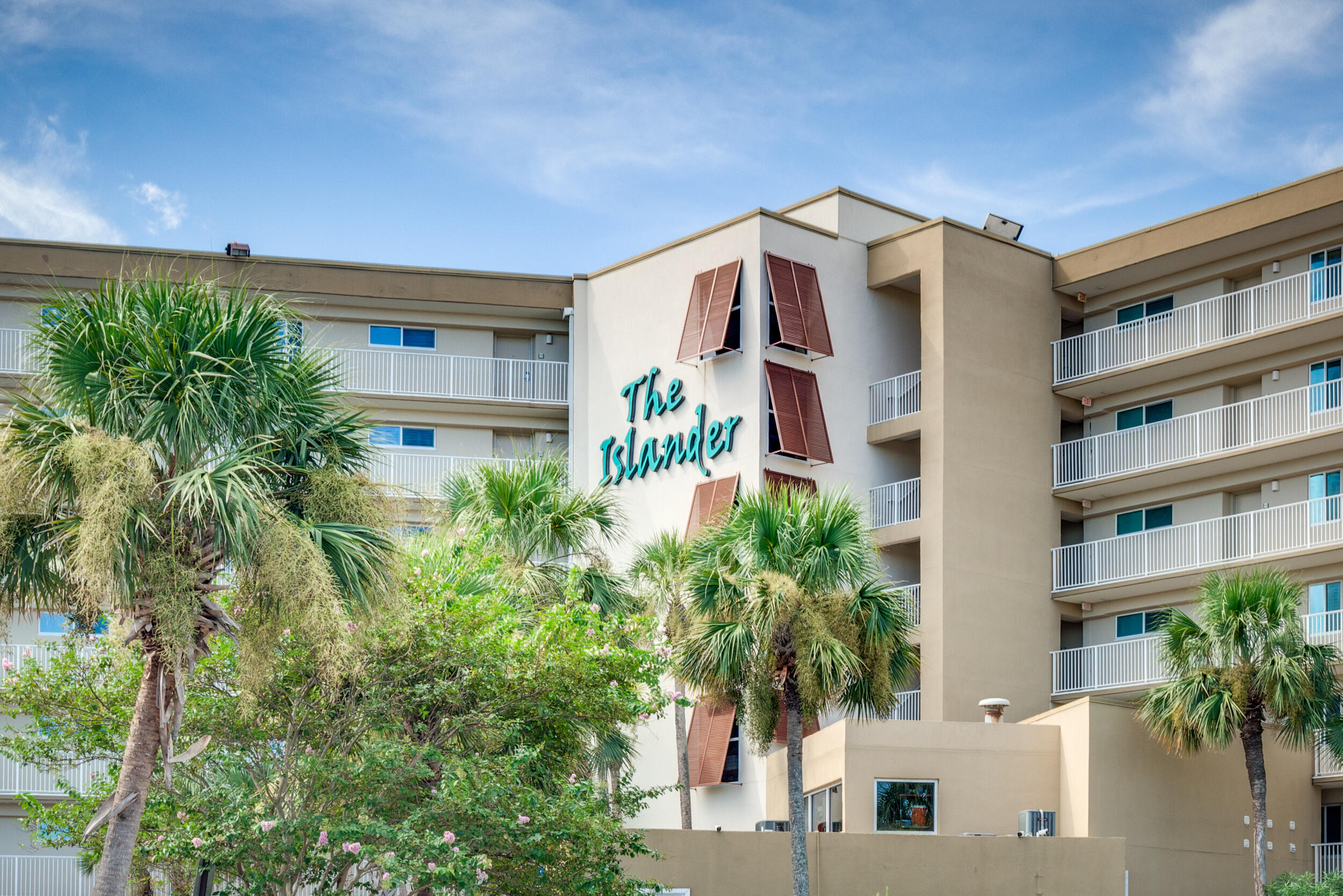 ISLANDER CONDO - Residential