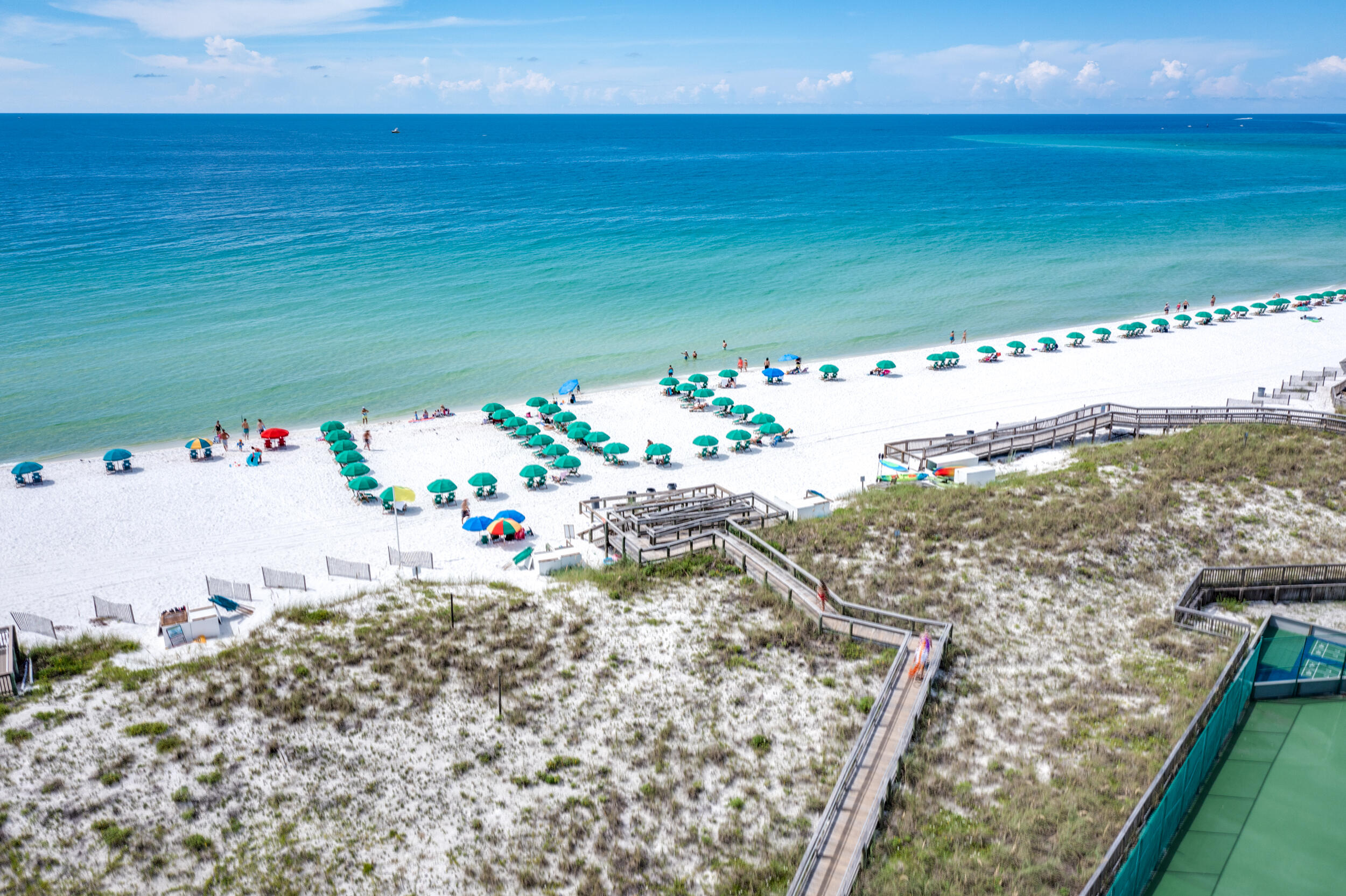 ISLANDER CONDO - Residential