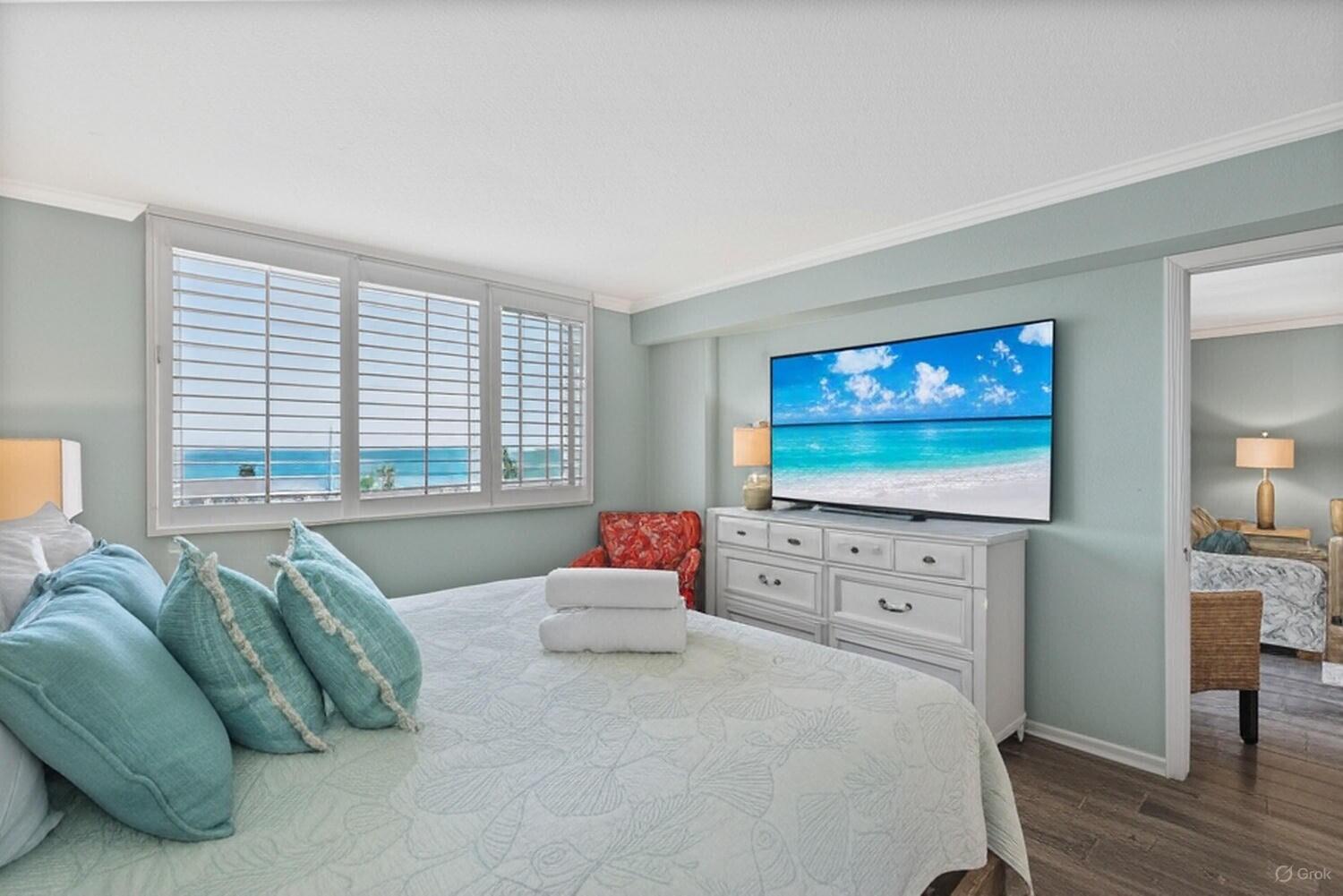 ISLANDER CONDO - Residential
