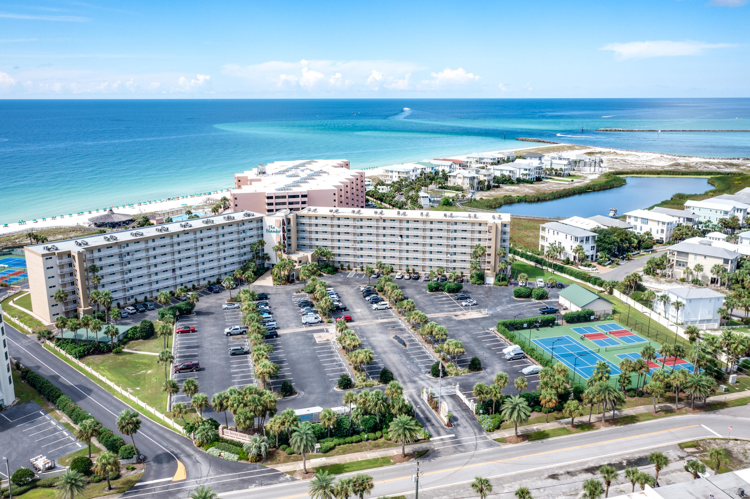 ISLANDER CONDO - Residential