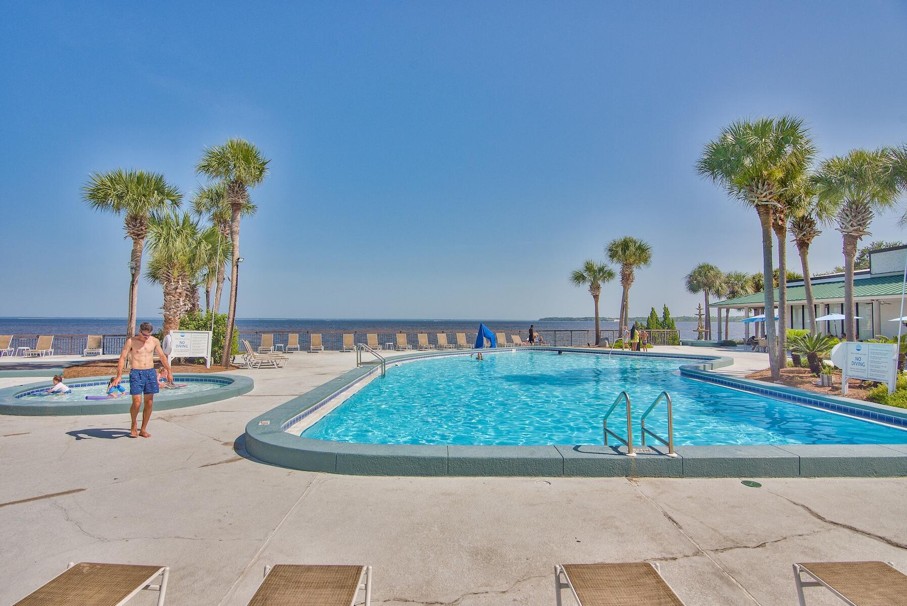 BAYSIDE CONDO SANDESTIN - Residential