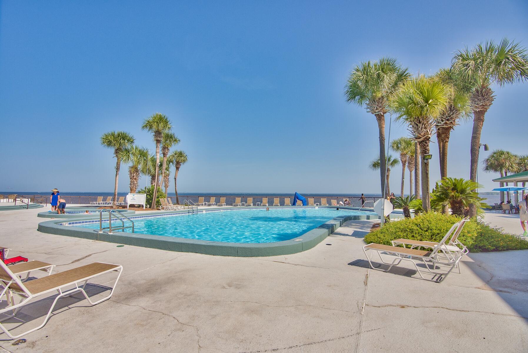 BAYSIDE CONDO SANDESTIN - Residential