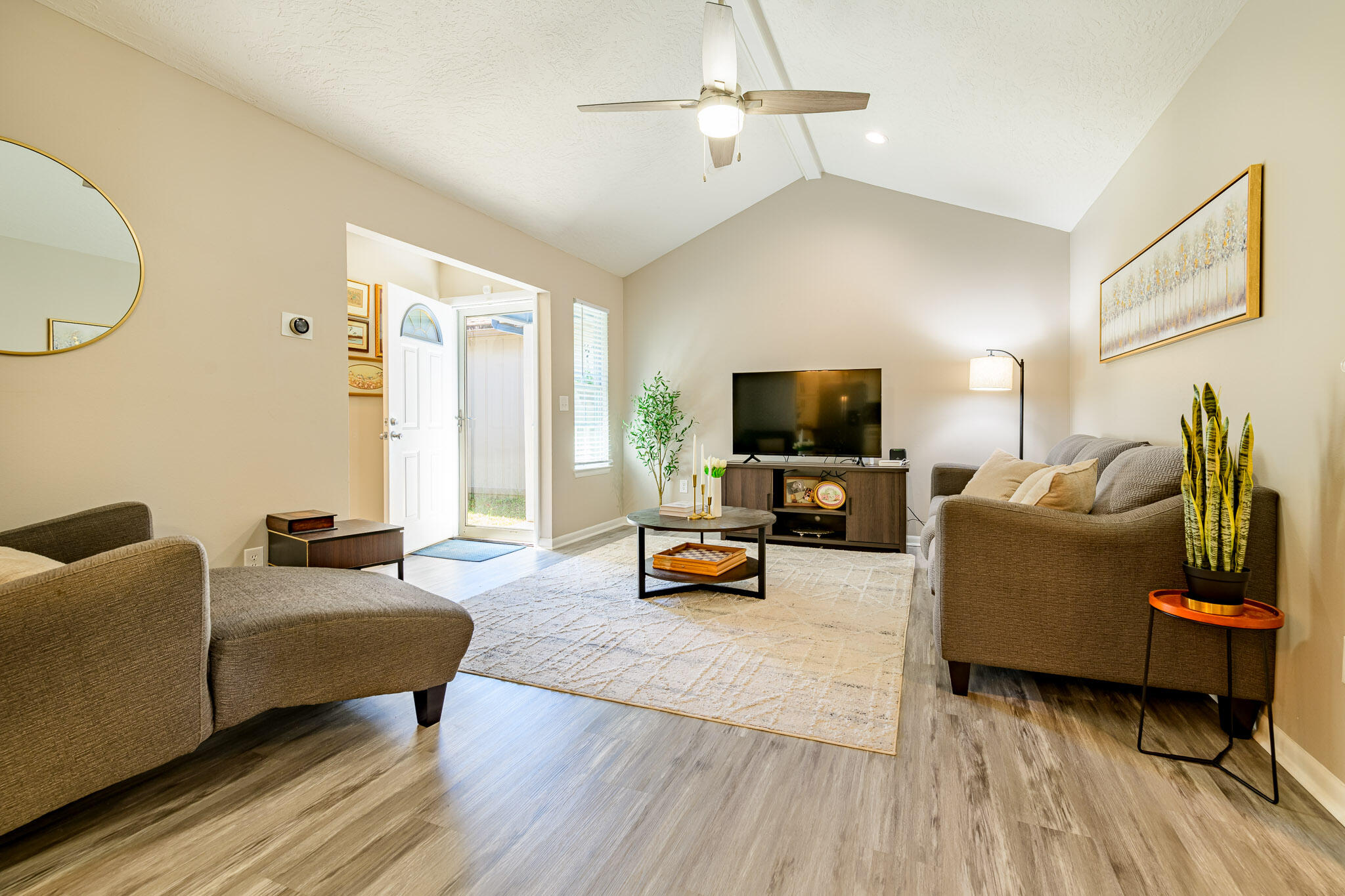 KELLY HILL ESTATES - Residential Lease