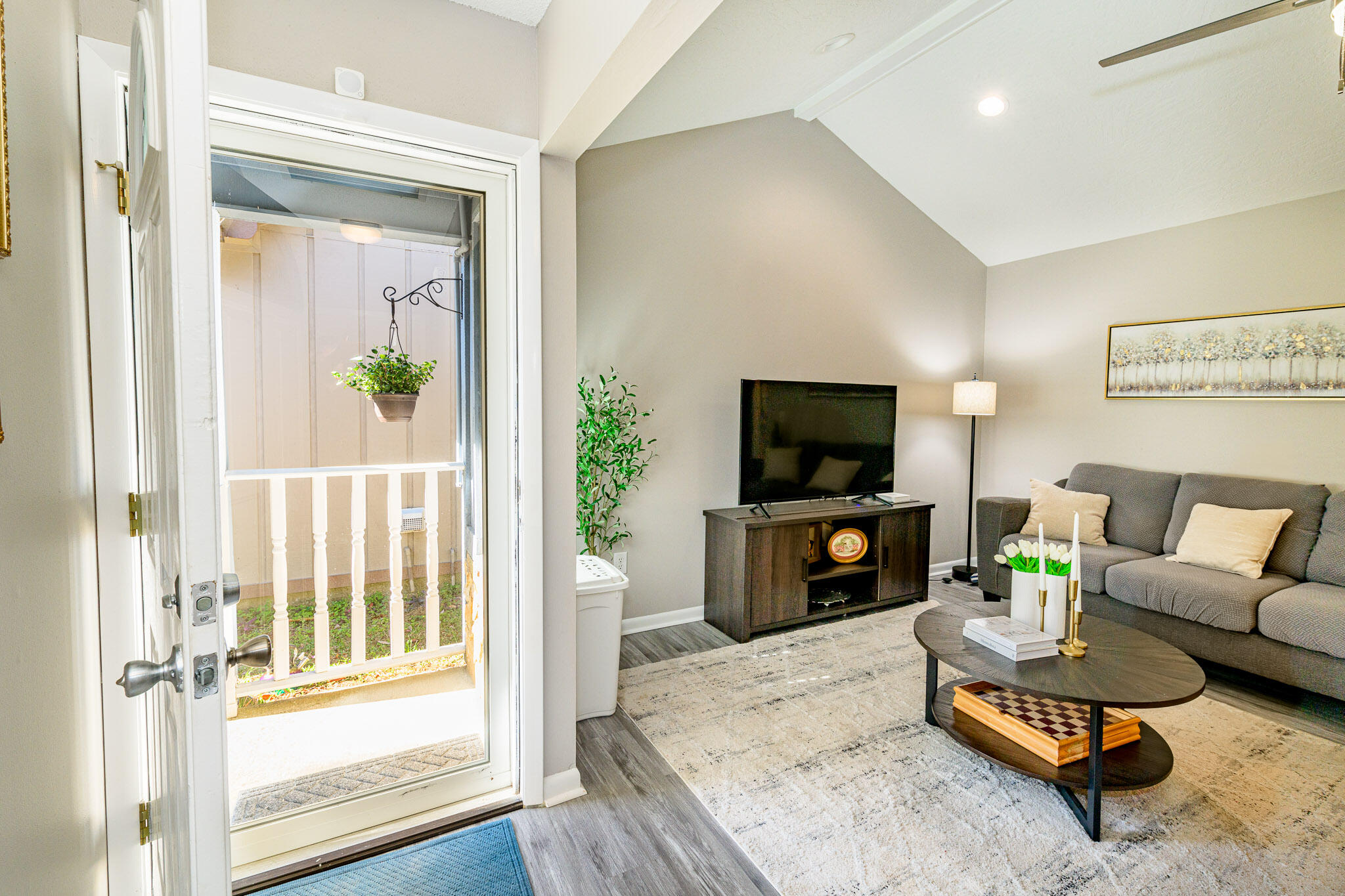 KELLY HILL ESTATES - Residential Lease